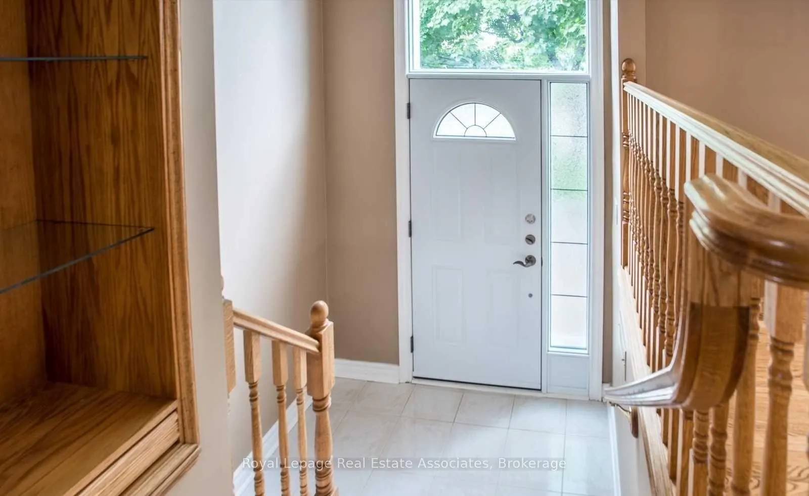 Photo 3 of 9 Wilton Drive, Brampton, Brampton East — HOMEH