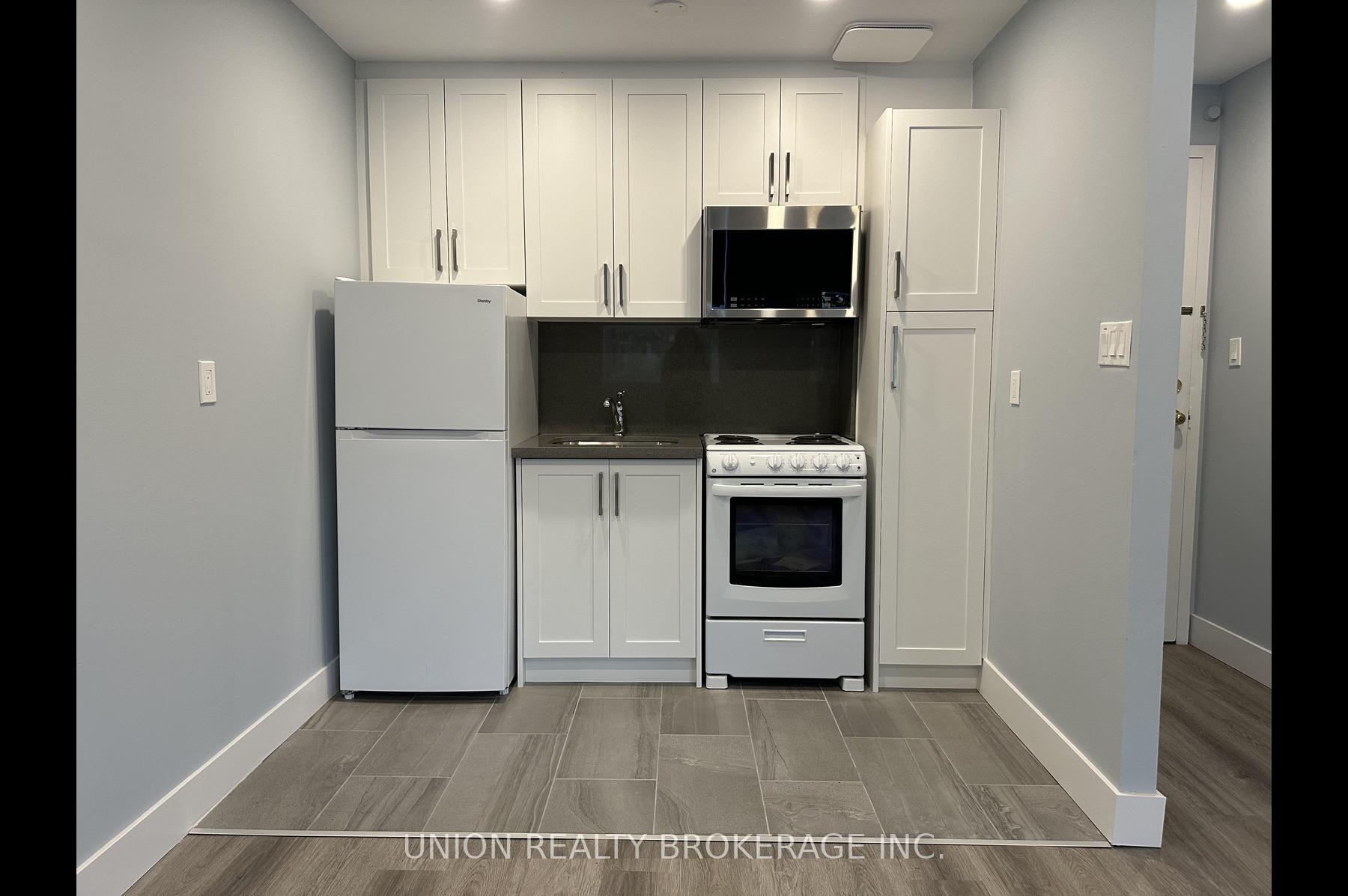 Photo 4 of Unit 5, 856 Kingston Road, Toronto, East End-Danforth — HOMEH