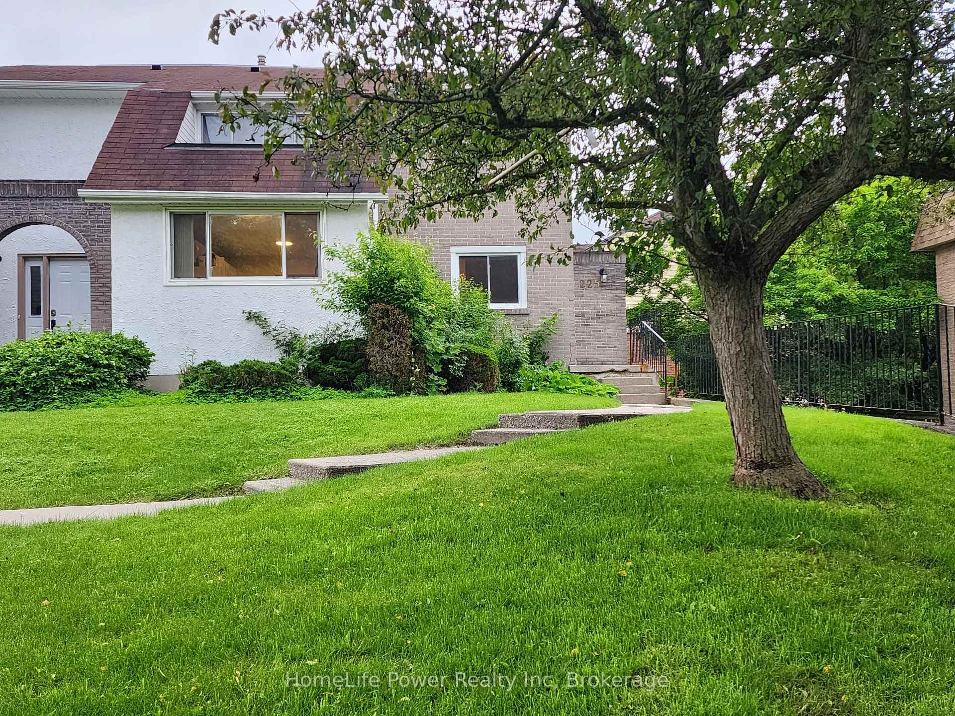 Photo 1 of 225 Shakespeare Drive, Waterloo — HOMEH