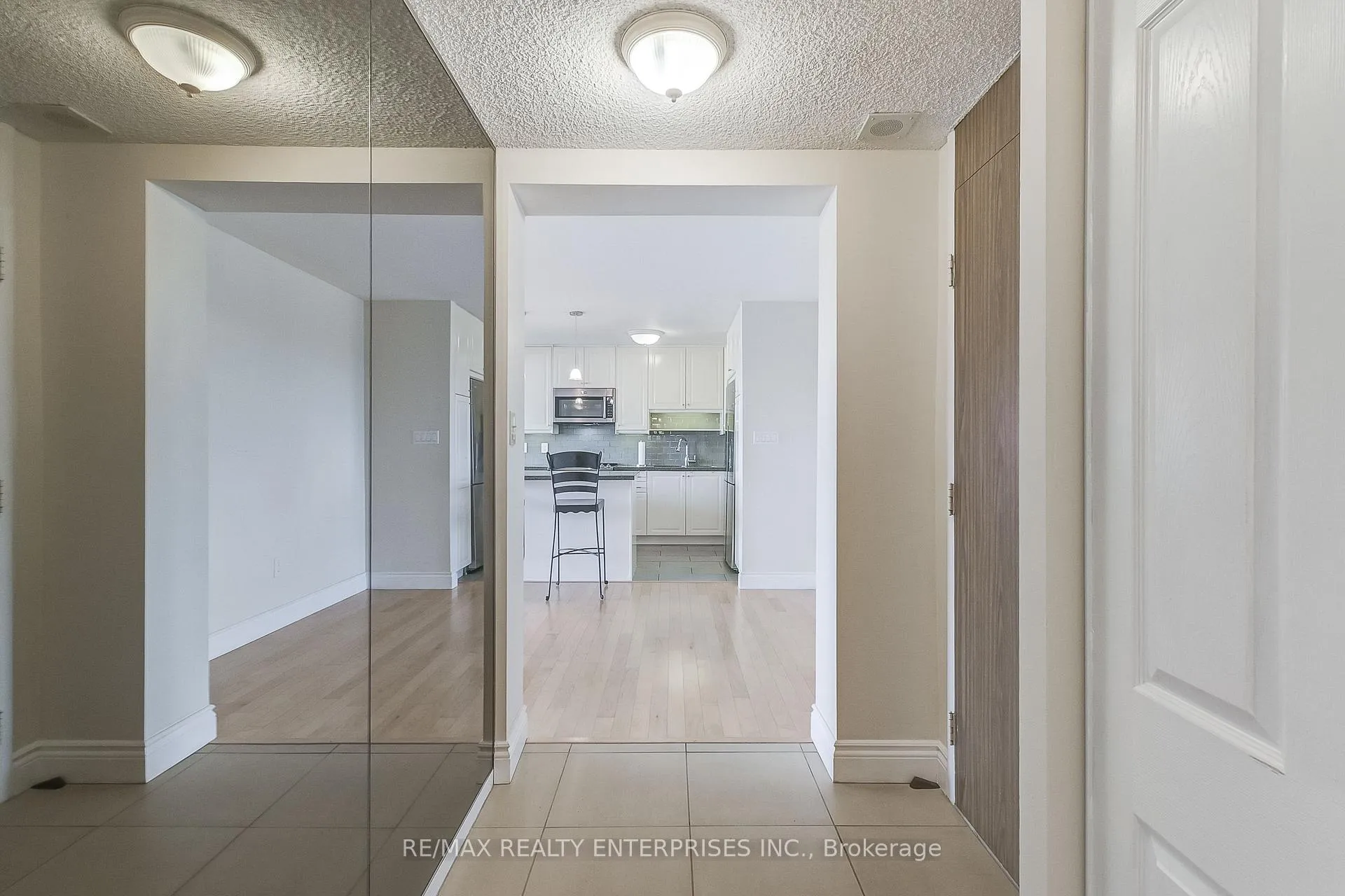 Photo 5 of Unit 1809, 250 Scarlett Road, Toronto, Rockcliffe-Smythe — HOMEH