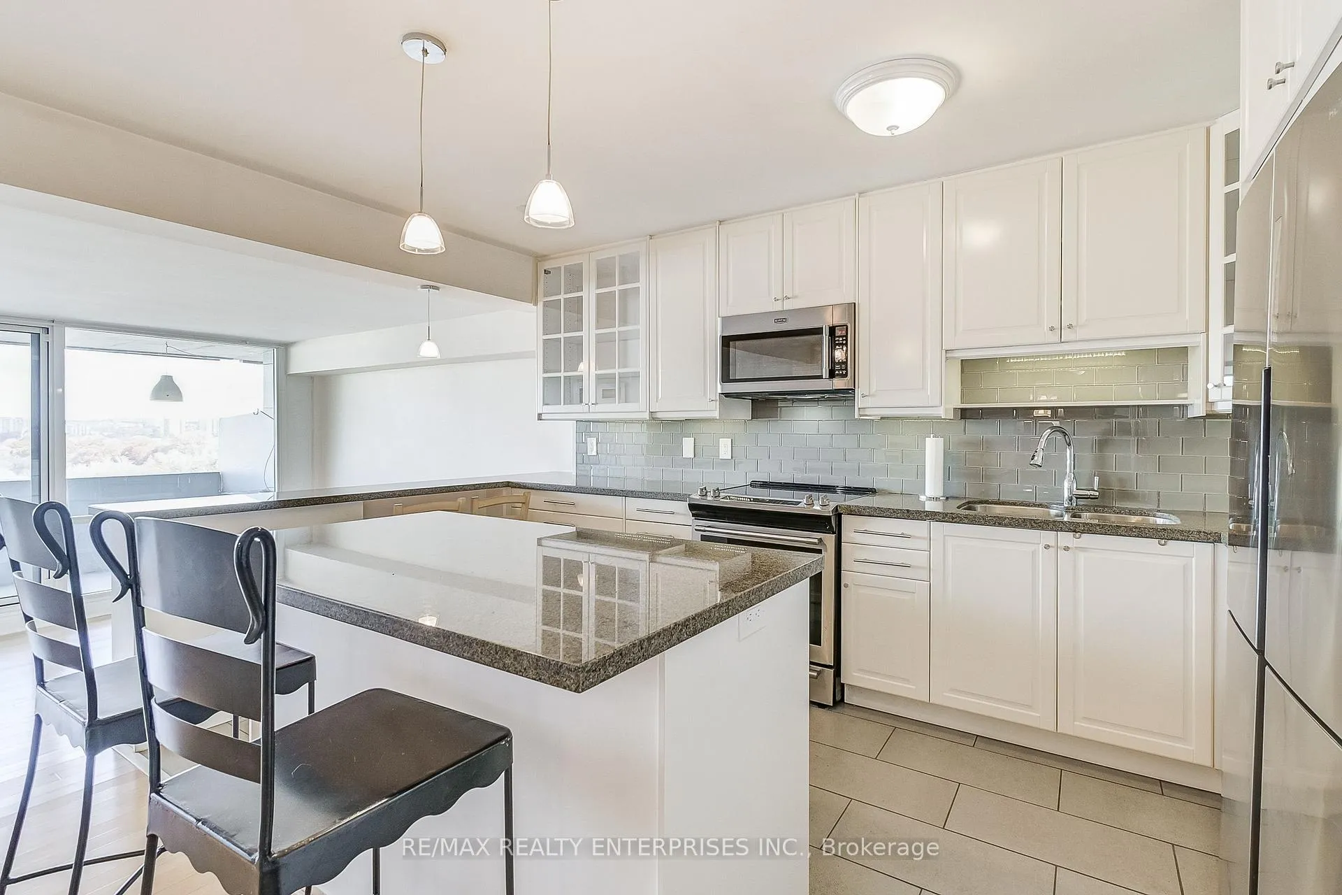 Photo 8 of Unit 1809, 250 Scarlett Road, Toronto, Rockcliffe-Smythe — HOMEH