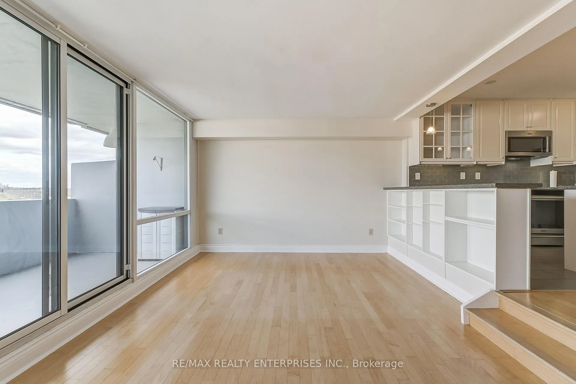 Photo 13 of Unit 1809, 250 Scarlett Road, Toronto, Rockcliffe-Smythe — HOMEH