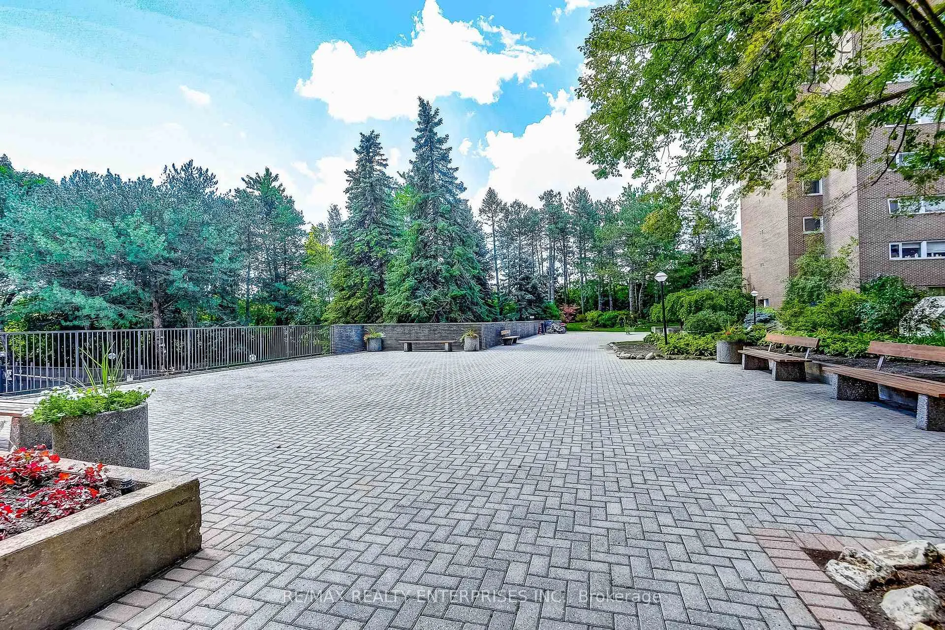 Photo 30 of Unit 1809, 250 Scarlett Road, Toronto, Rockcliffe-Smythe — HOMEH