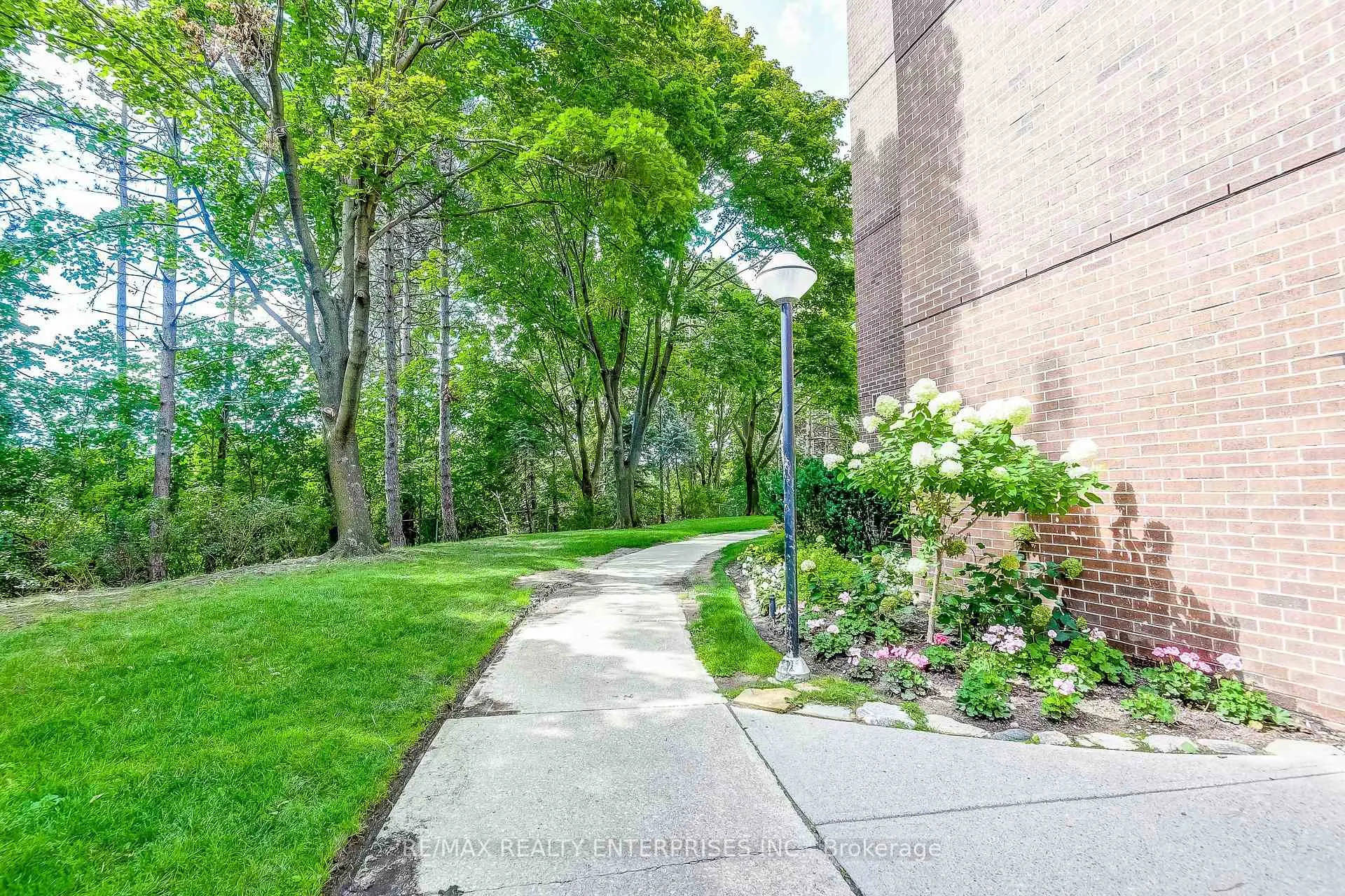 Photo 32 of Unit 1809, 250 Scarlett Road, Toronto, Rockcliffe-Smythe — HOMEH