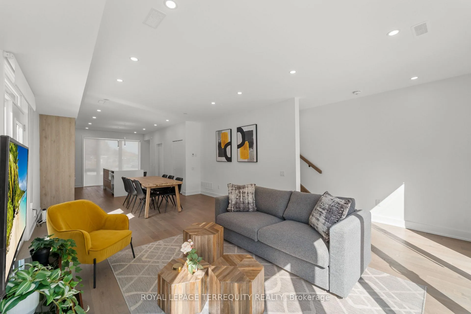 Photo 10 of 43 Rockmount Crescent, Gravenhurst, Muskoka (S) — HOMEH