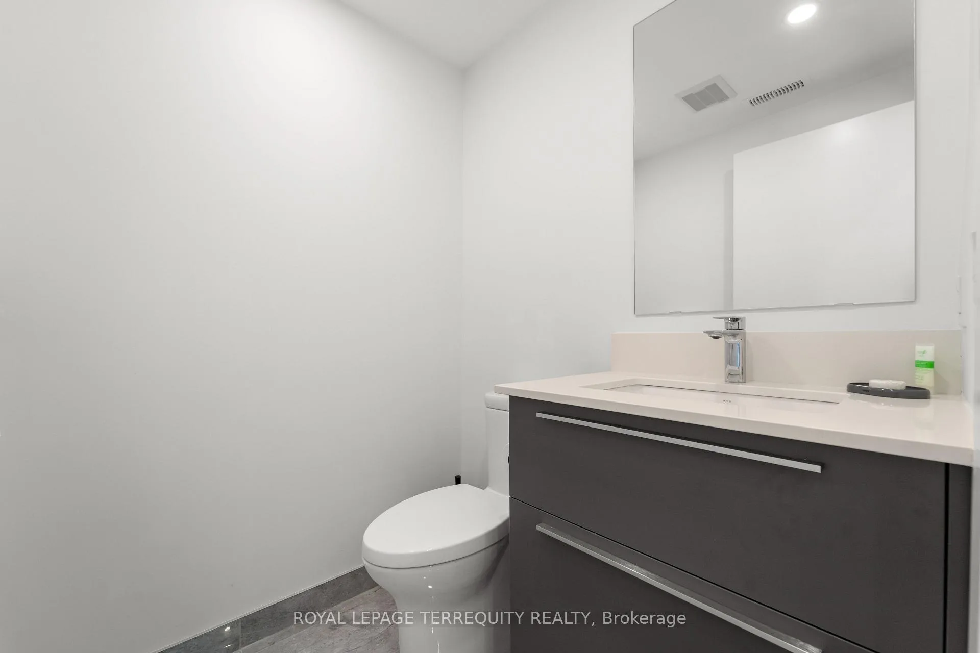 Photo 15 of 43 Rockmount Crescent, Gravenhurst, Muskoka (S) — HOMEH