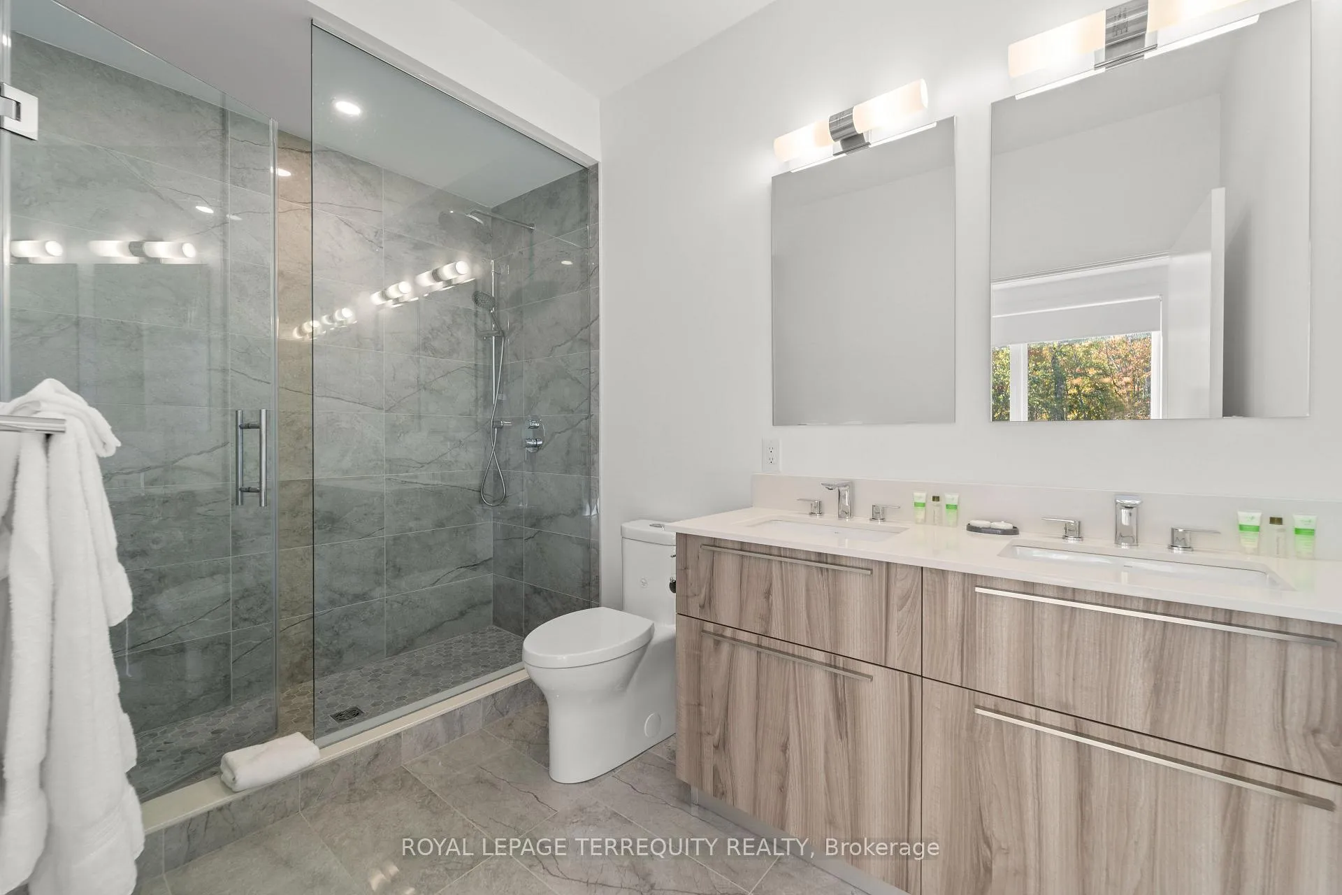 Photo 22 of 43 Rockmount Crescent, Gravenhurst, Muskoka (S) — HOMEH