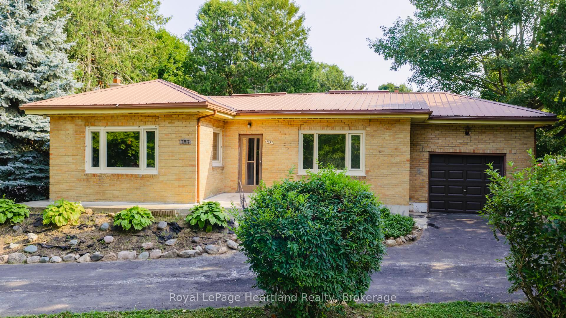 Photo 2 of 157 Dunlop Street, Central Huron, Clinton — HOMEH