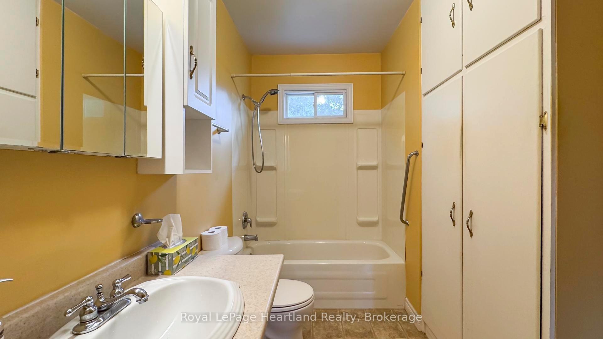 Photo 25 of 157 Dunlop Street, Central Huron, Clinton — HOMEH