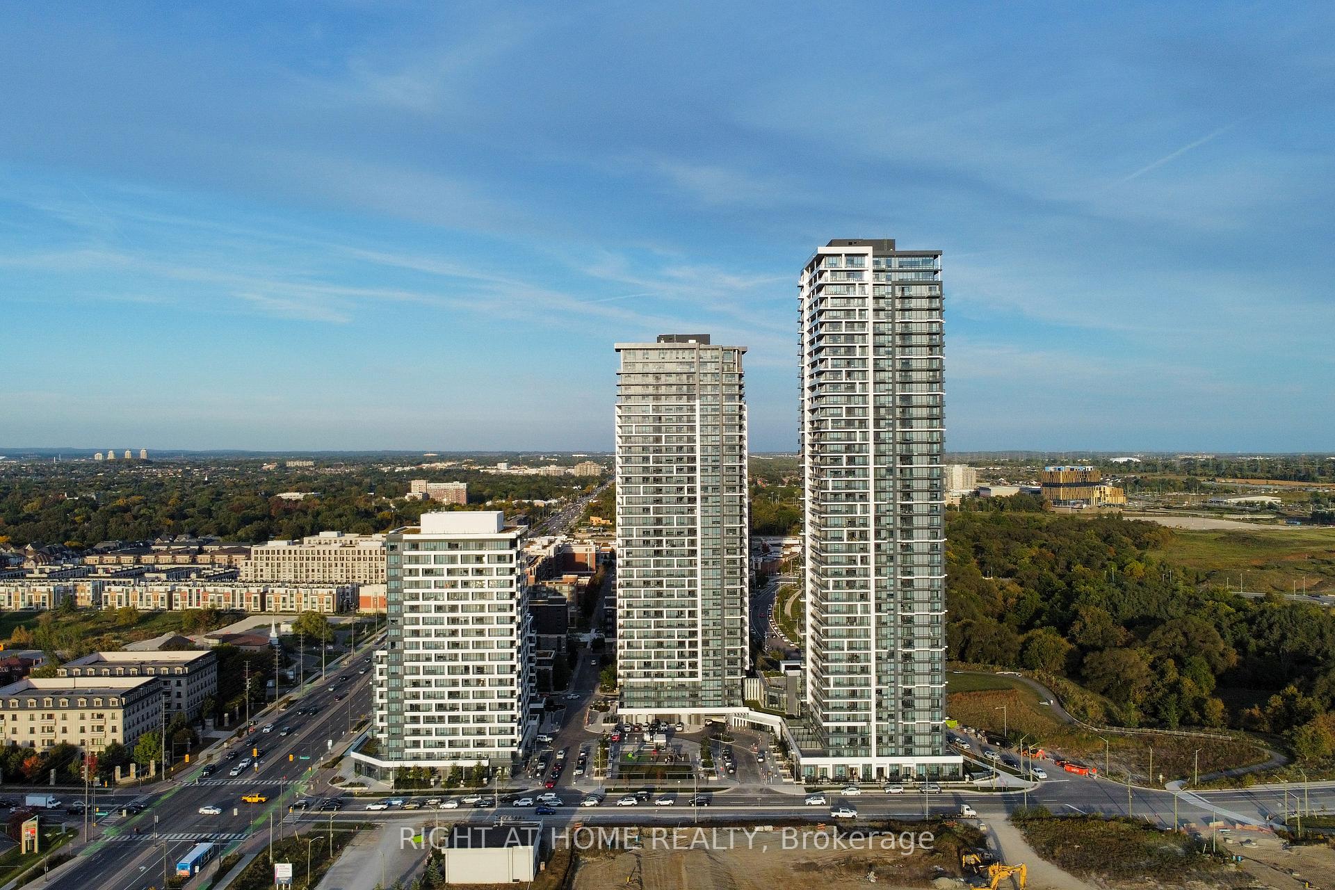 Photo 3 of Unit 4007, 8 Water Walk Drive, Markham, Unionville — HOMEH