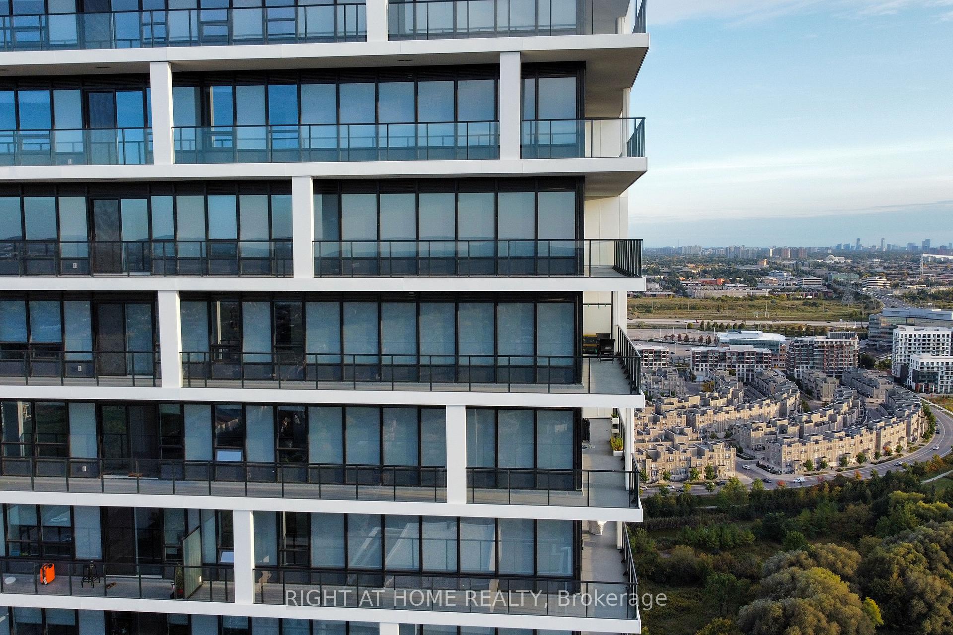 Photo 5 of Unit 4007, 8 Water Walk Drive, Markham, Unionville — HOMEH