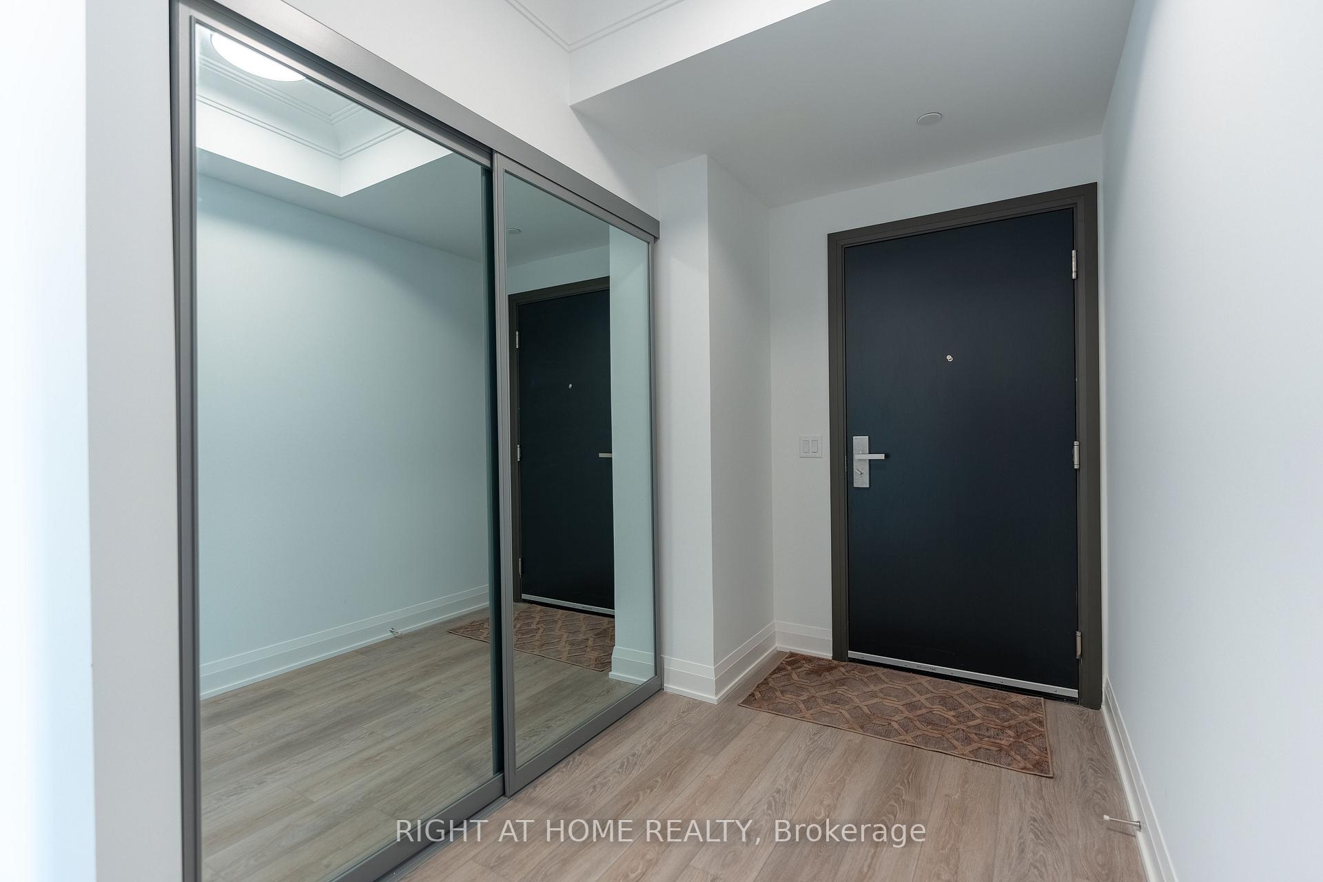 Photo 6 of Unit 4007, 8 Water Walk Drive, Markham, Unionville — HOMEH