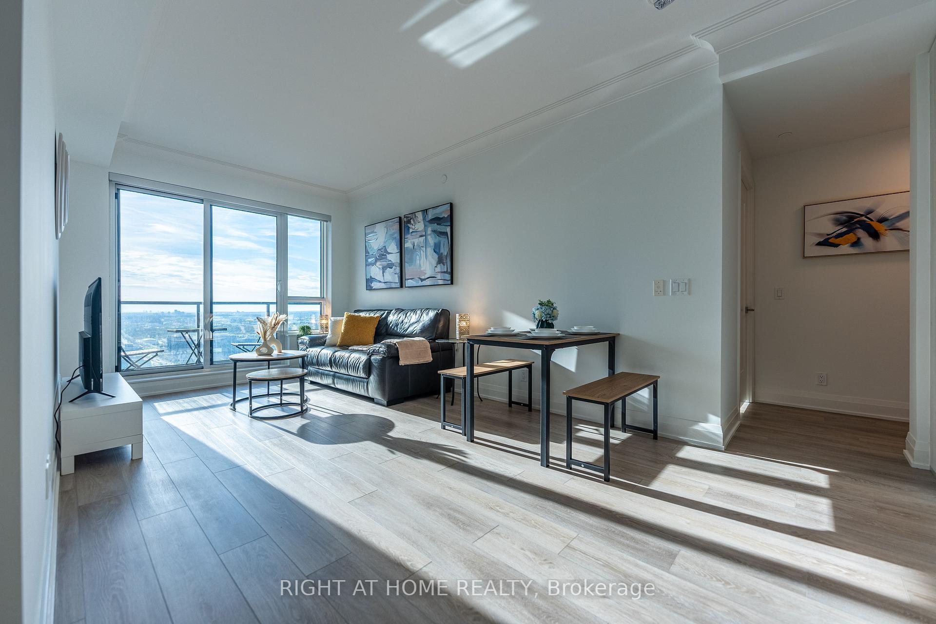Photo 7 of Unit 4007, 8 Water Walk Drive, Markham, Unionville — HOMEH