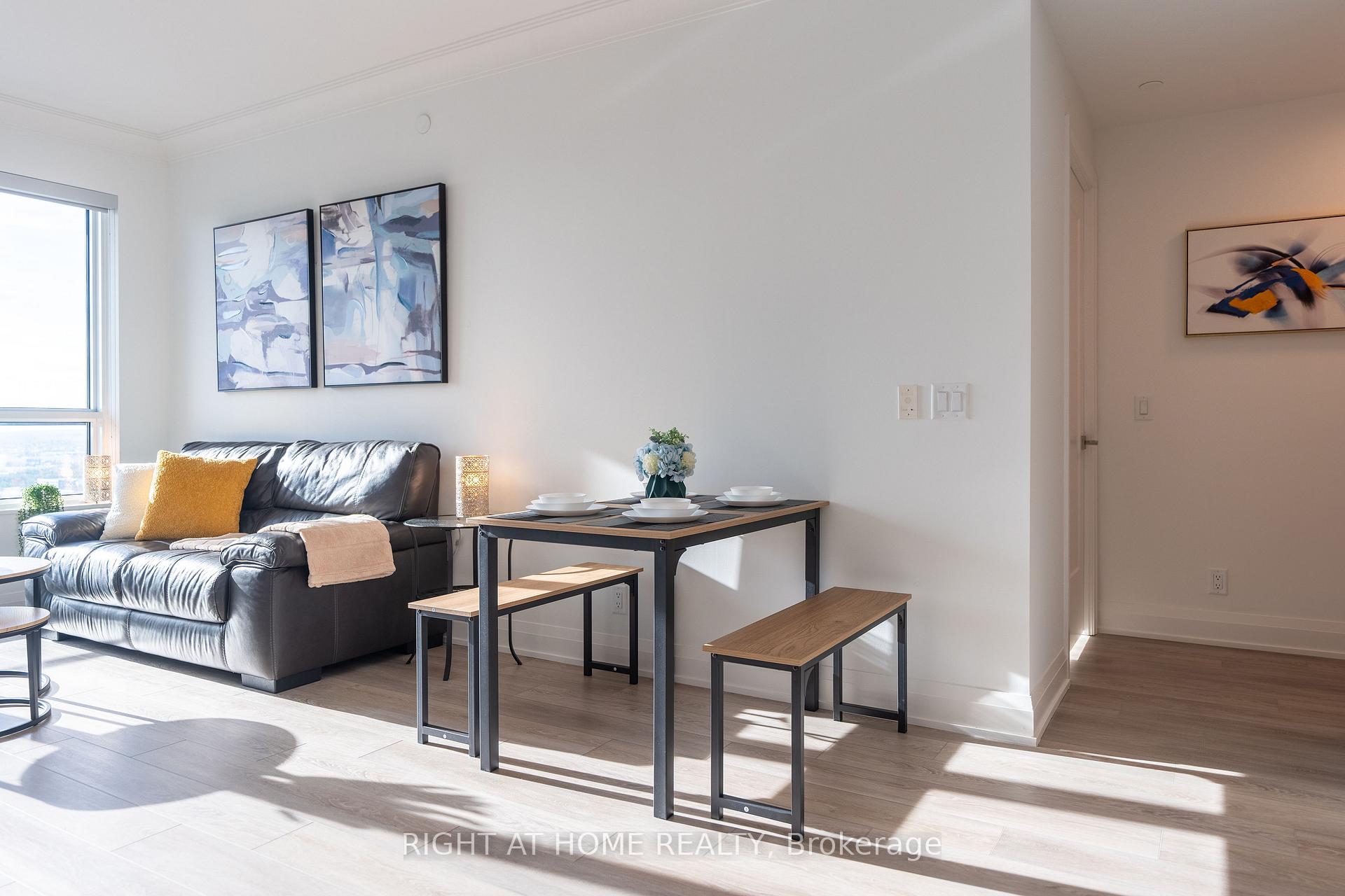 Photo 8 of Unit 4007, 8 Water Walk Drive, Markham, Unionville — HOMEH