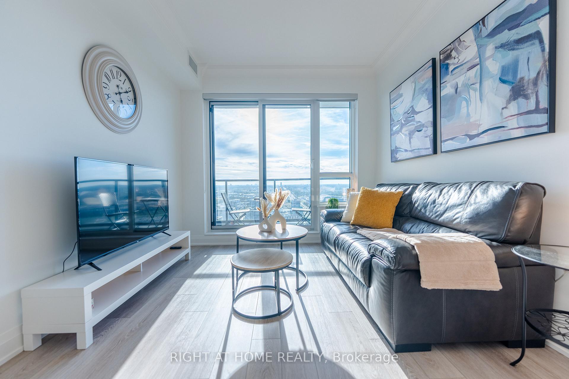 Photo 10 of Unit 4007, 8 Water Walk Drive, Markham, Unionville — HOMEH