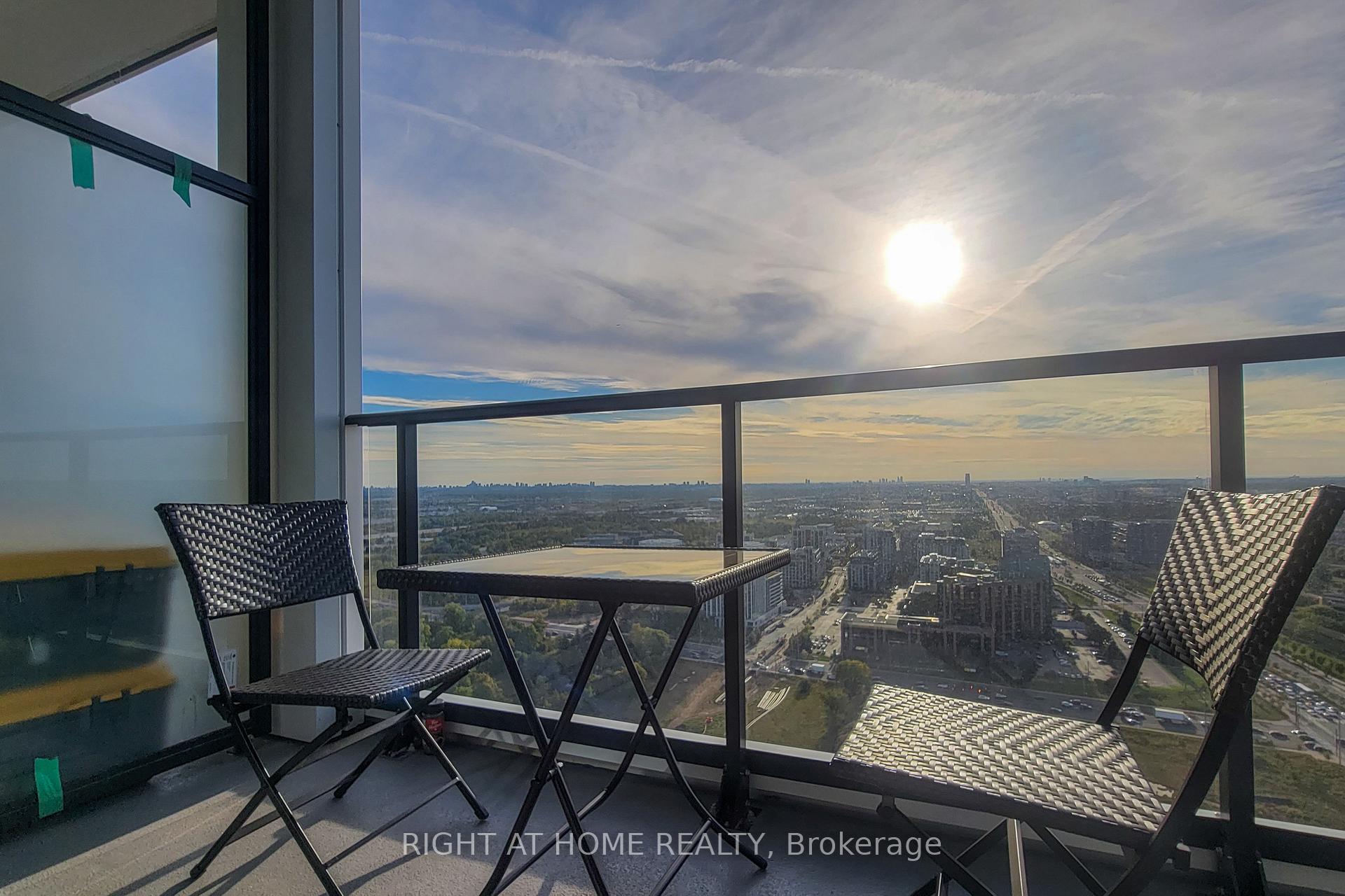 Photo 12 of Unit 4007, 8 Water Walk Drive, Markham, Unionville — HOMEH