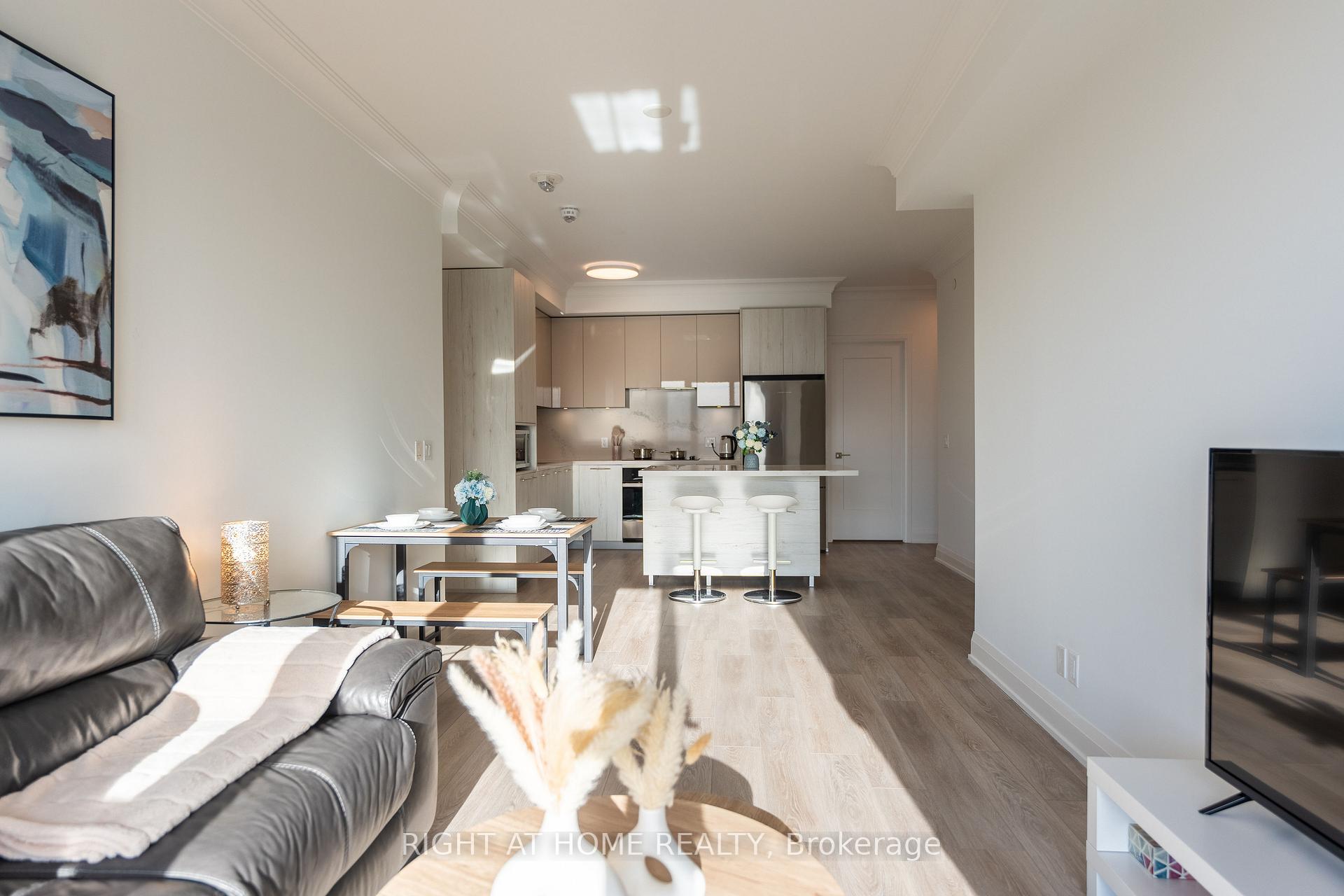 Photo 13 of Unit 4007, 8 Water Walk Drive, Markham, Unionville — HOMEH
