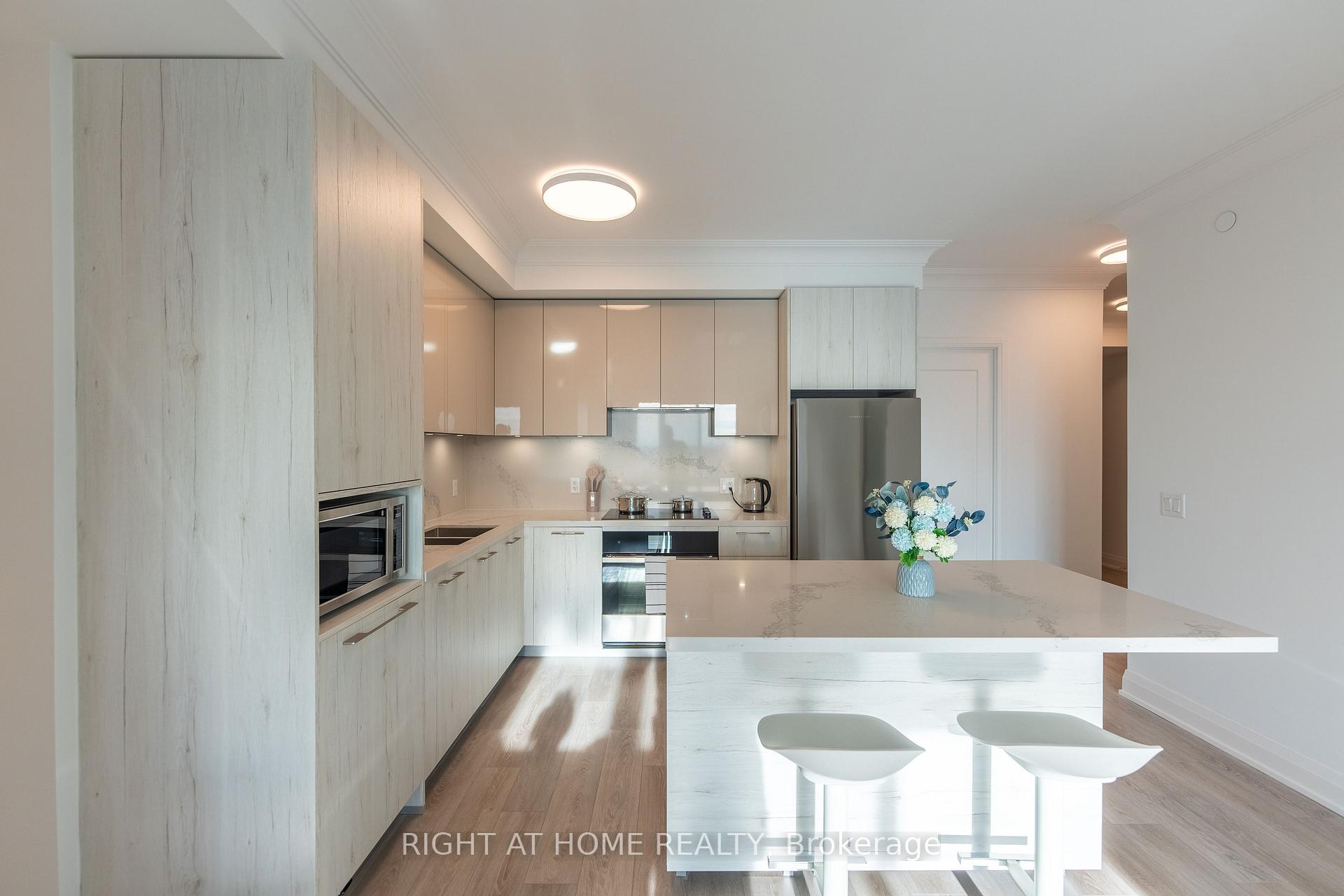 Photo 14 of Unit 4007, 8 Water Walk Drive, Markham, Unionville — HOMEH