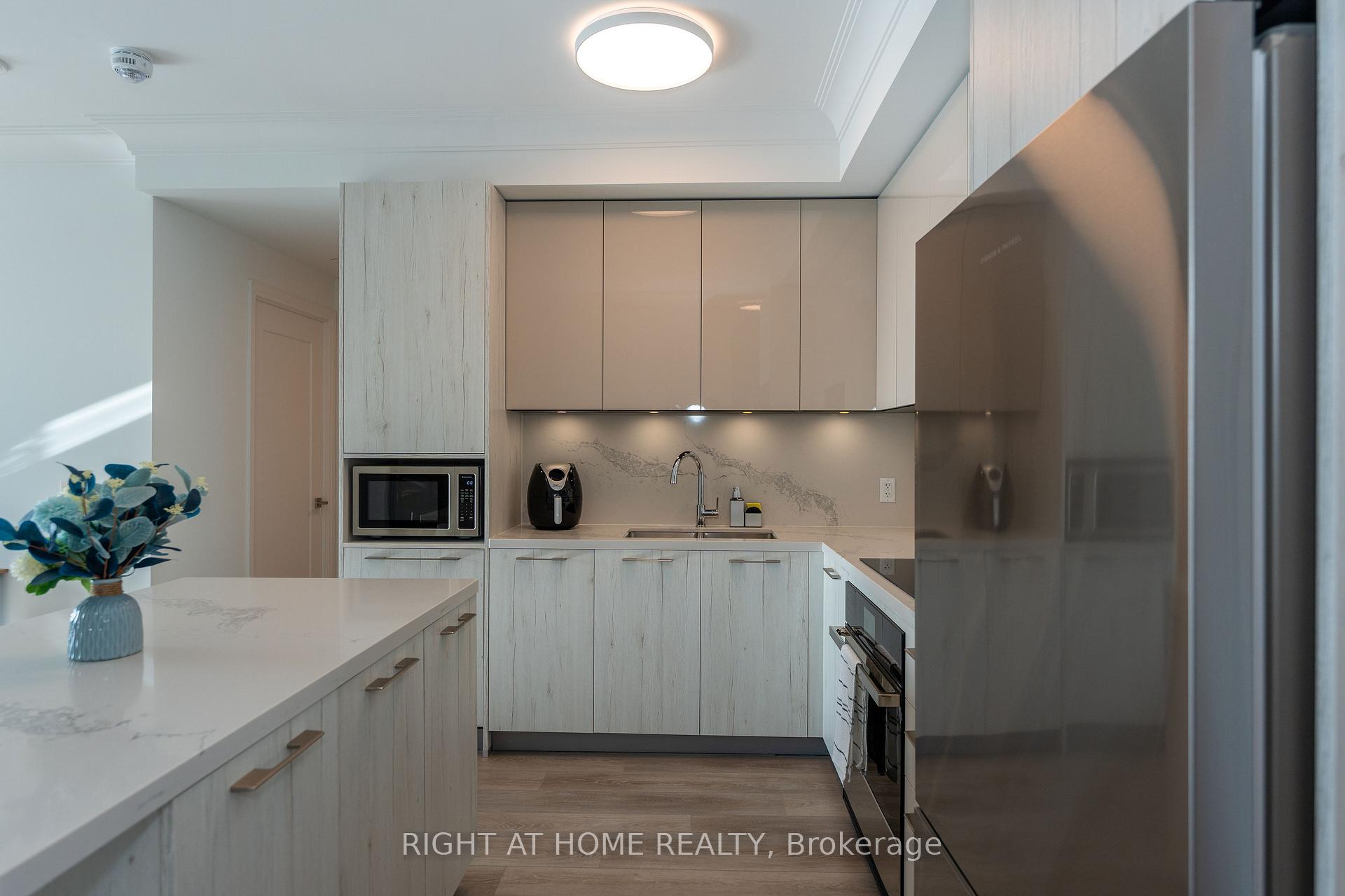 Photo 18 of Unit 4007, 8 Water Walk Drive, Markham, Unionville — HOMEH