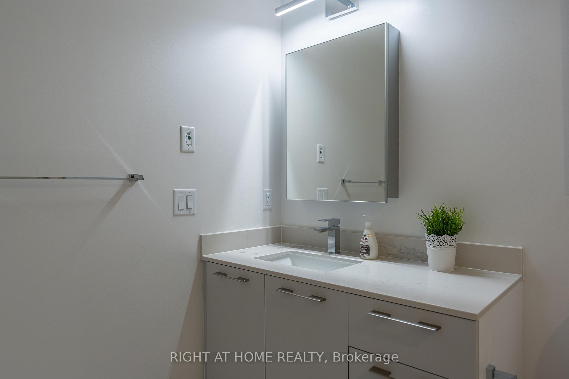 Photo 34 of Unit 4007, 8 Water Walk Drive, Markham, Unionville — HOMEH