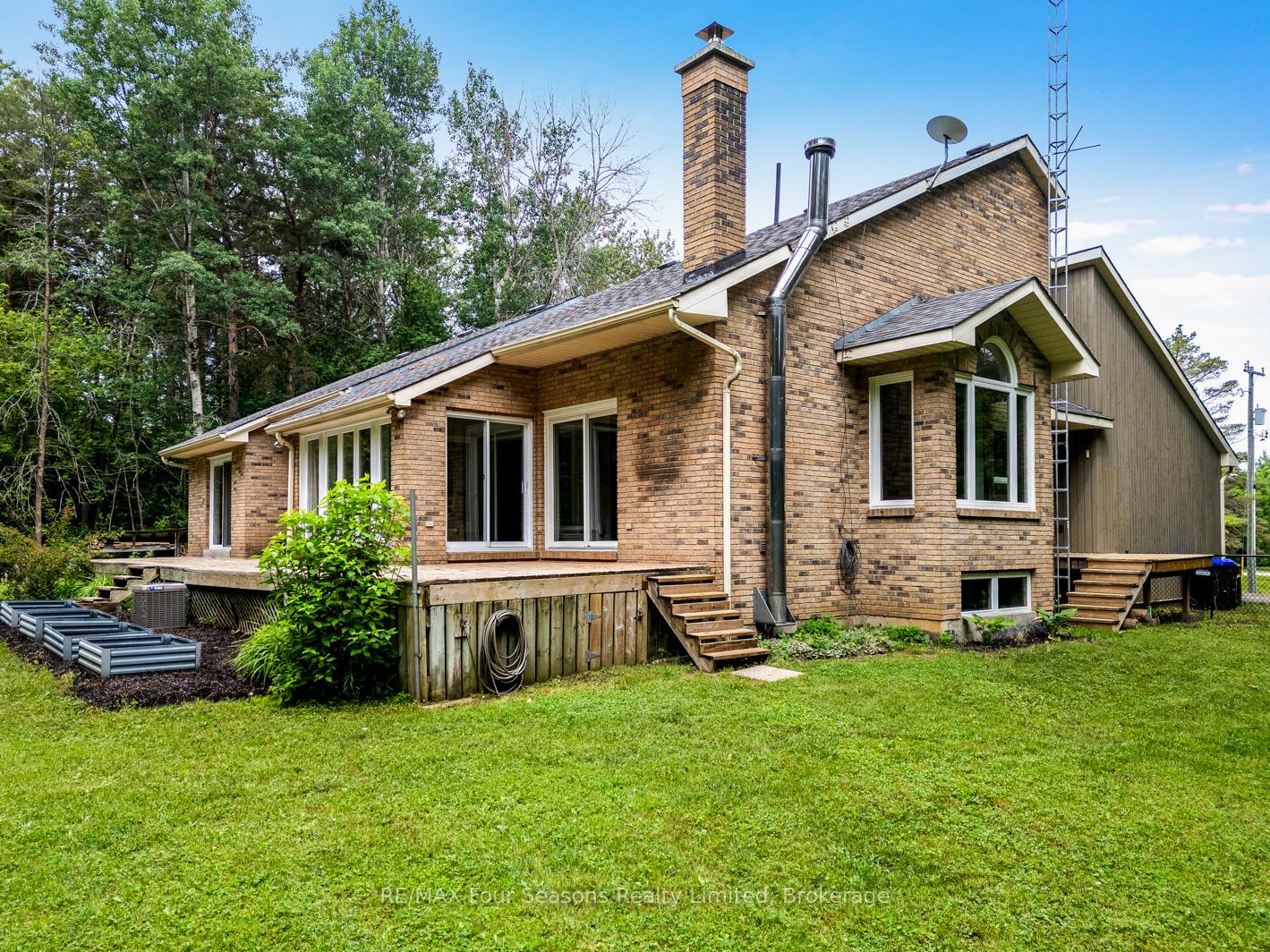 Front of 7277 36 37 Nottawasaga Sr