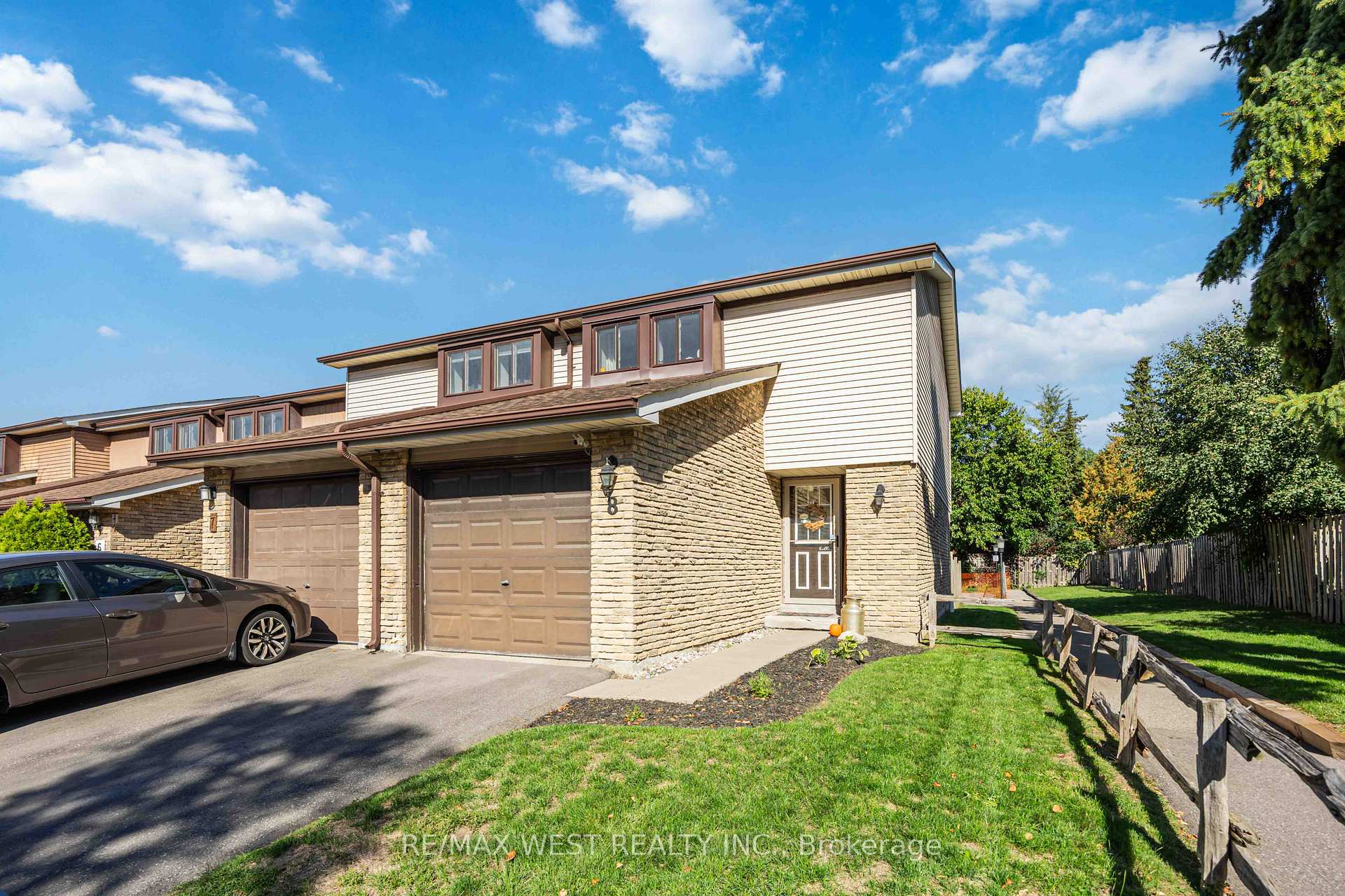 Photo 3 of Unit E8, 221 Ormond Drive, Oshawa, Samac — HOMEH
