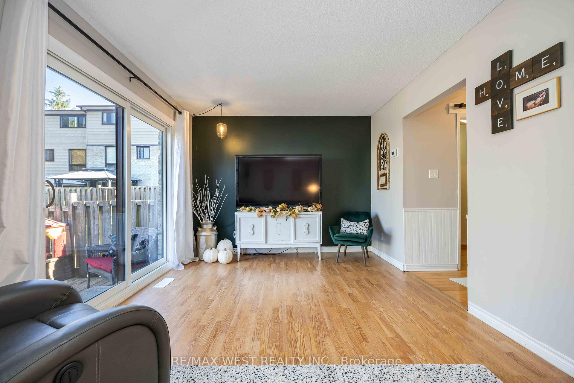 Photo 11 of Unit E8, 221 Ormond Drive, Oshawa, Samac — HOMEH