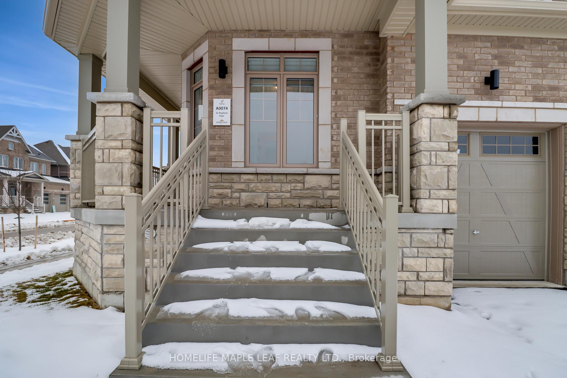 Photo 3 of 21 Shepherd Drive N, Barrie, Painswick South — HOMEH