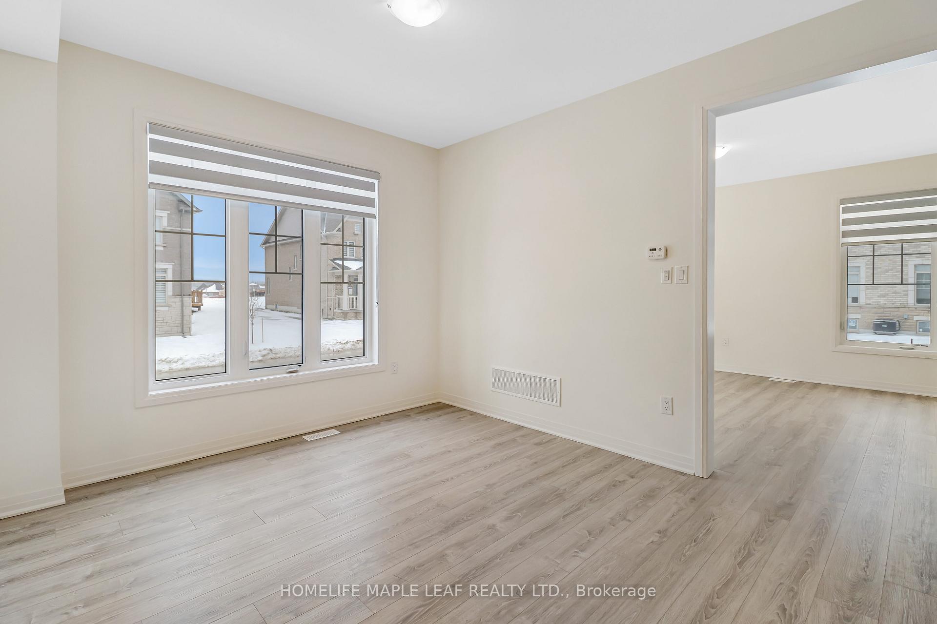 Photo 7 of 21 Shepherd Drive N, Barrie, Painswick South — HOMEH