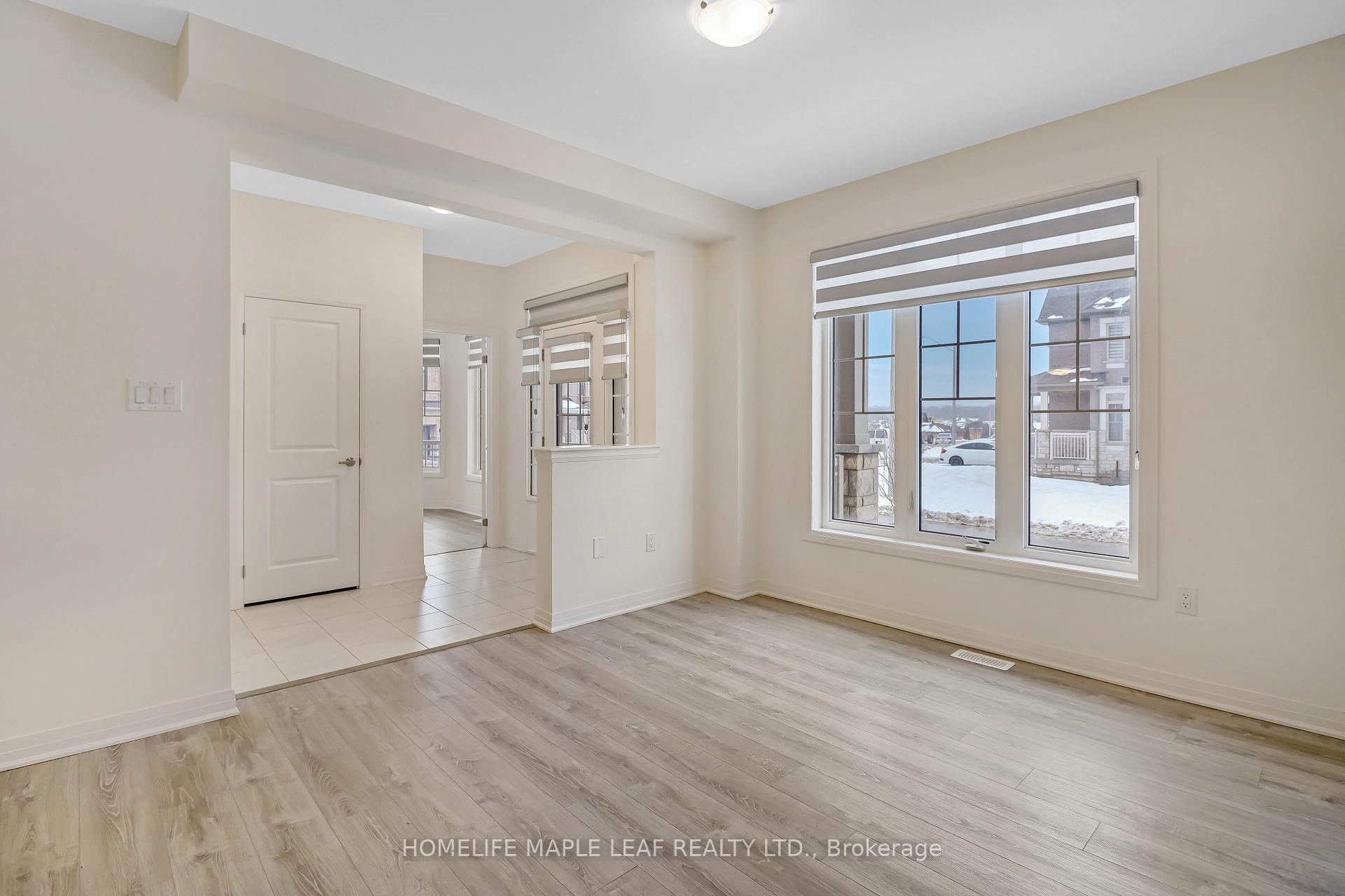 Photo 8 of 21 Shepherd Drive N, Barrie, Painswick South — HOMEH