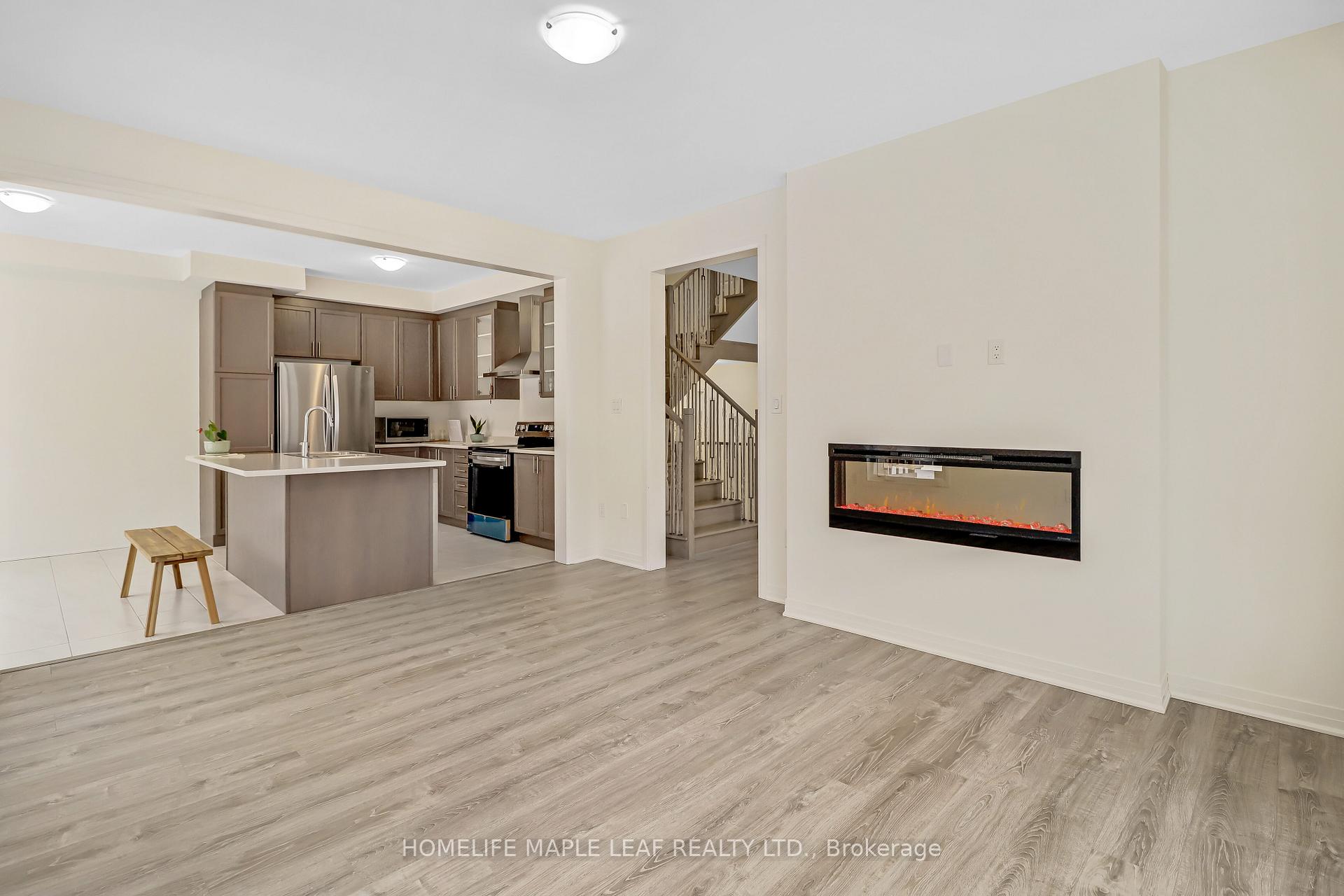 Photo 14 of 21 Shepherd Drive N, Barrie, Painswick South — HOMEH