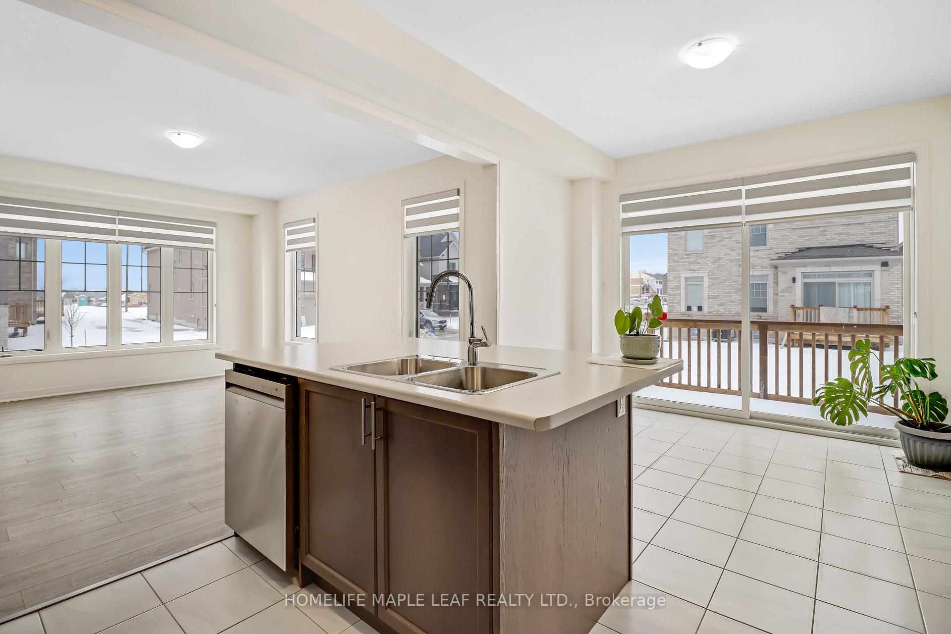 Photo 18 of 21 Shepherd Drive N, Barrie, Painswick South — HOMEH