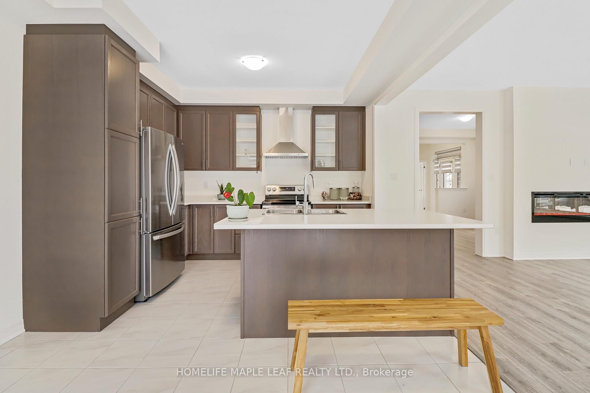 Photo 19 of 21 Shepherd Drive N, Barrie, Painswick South — HOMEH