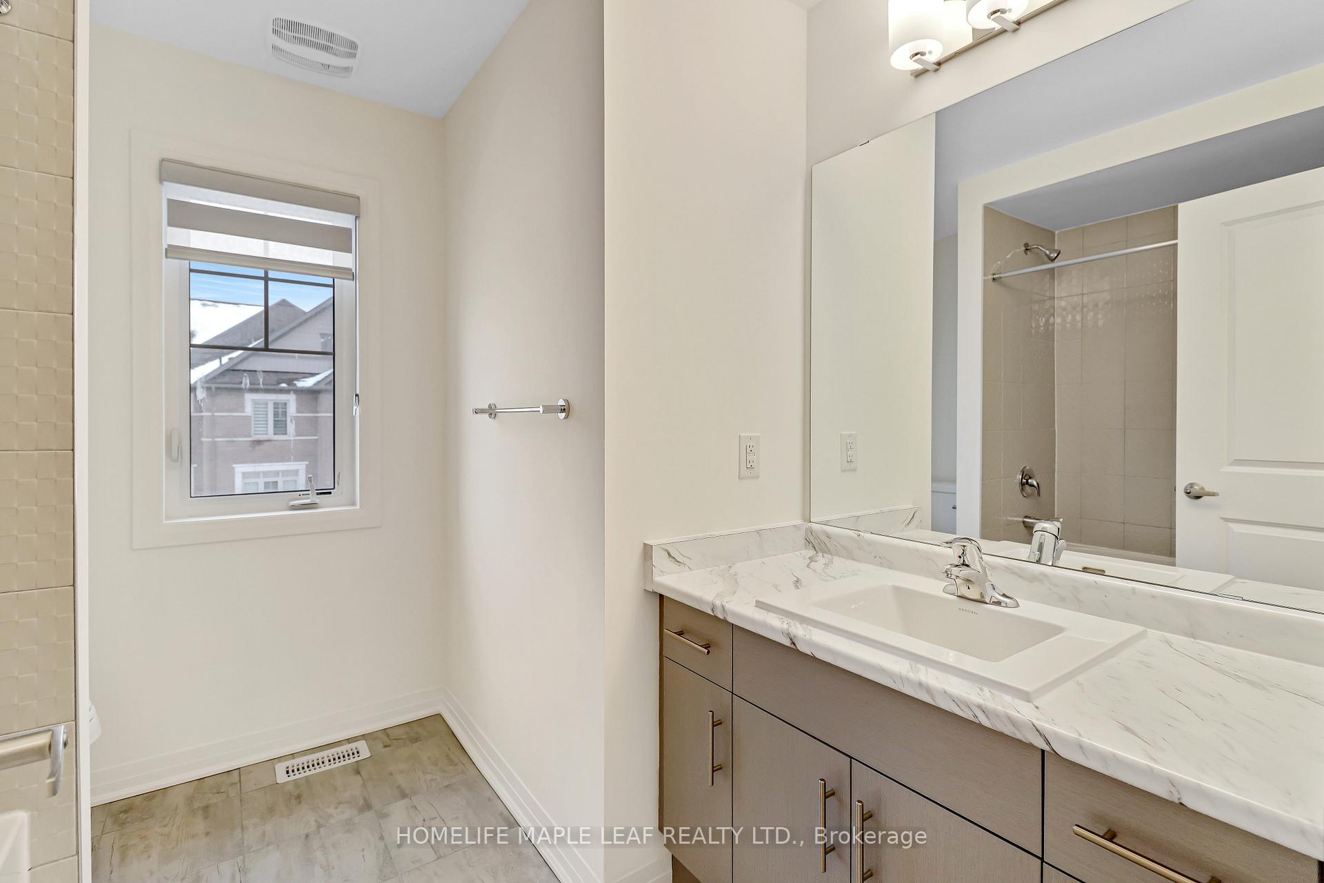 Photo 28 of 21 Shepherd Drive N, Barrie, Painswick South — HOMEH