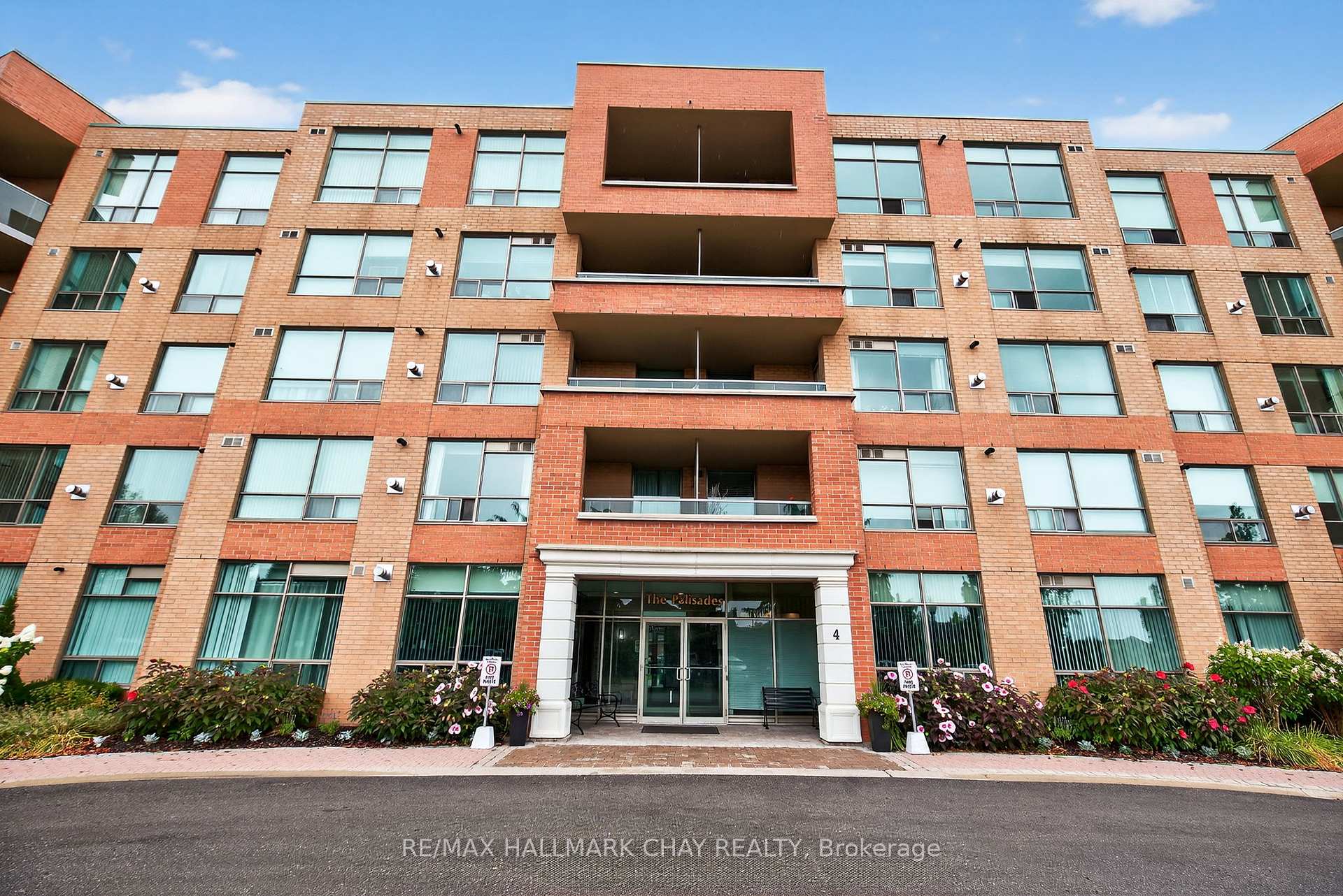 Photo 1 of Unit 201, 4 Briar Hill Heights, New Tecumseth, Rural New Tecumseth — HOMEH