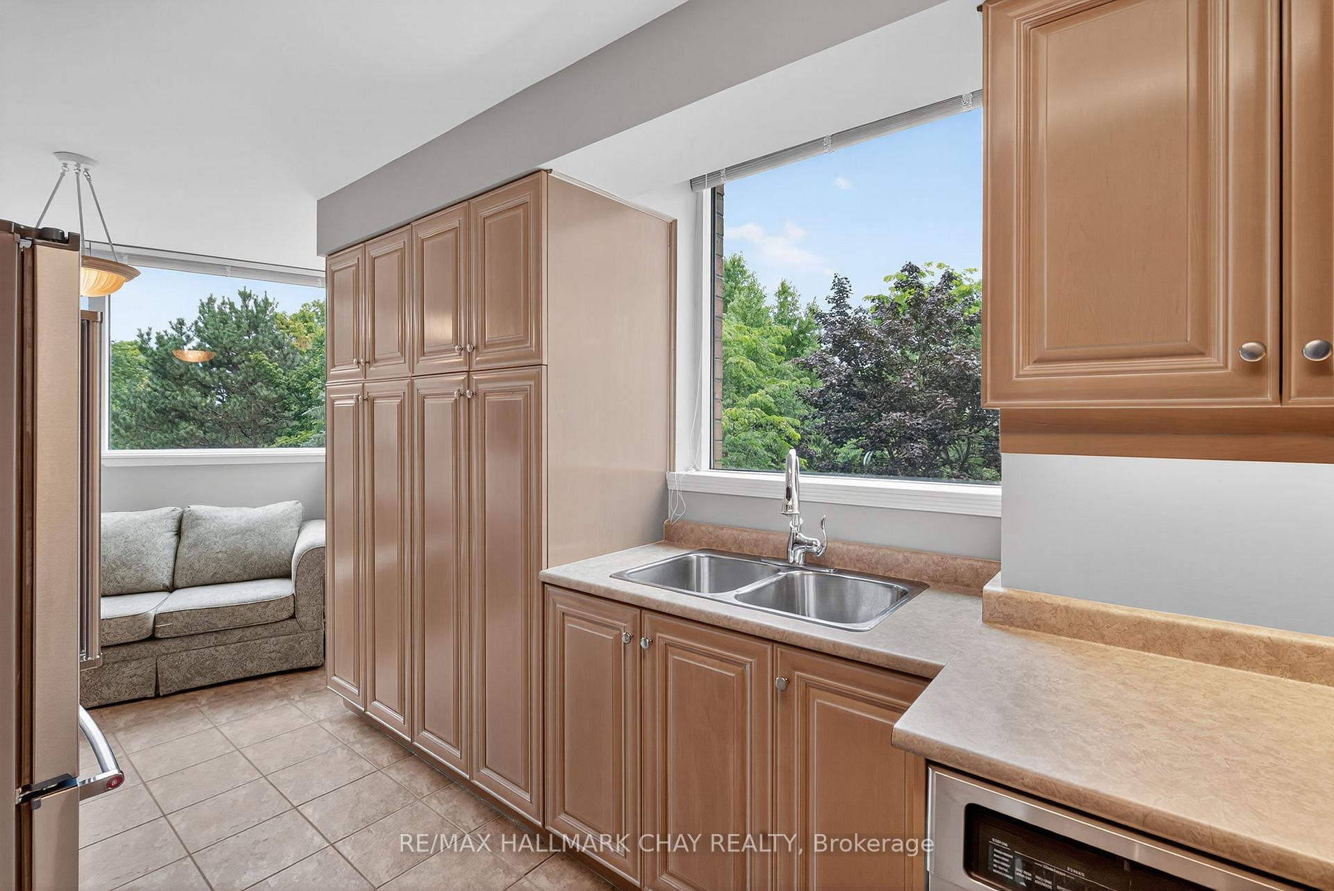 Photo 10 of Unit 201, 4 Briar Hill Heights, New Tecumseth, Rural New Tecumseth — HOMEH