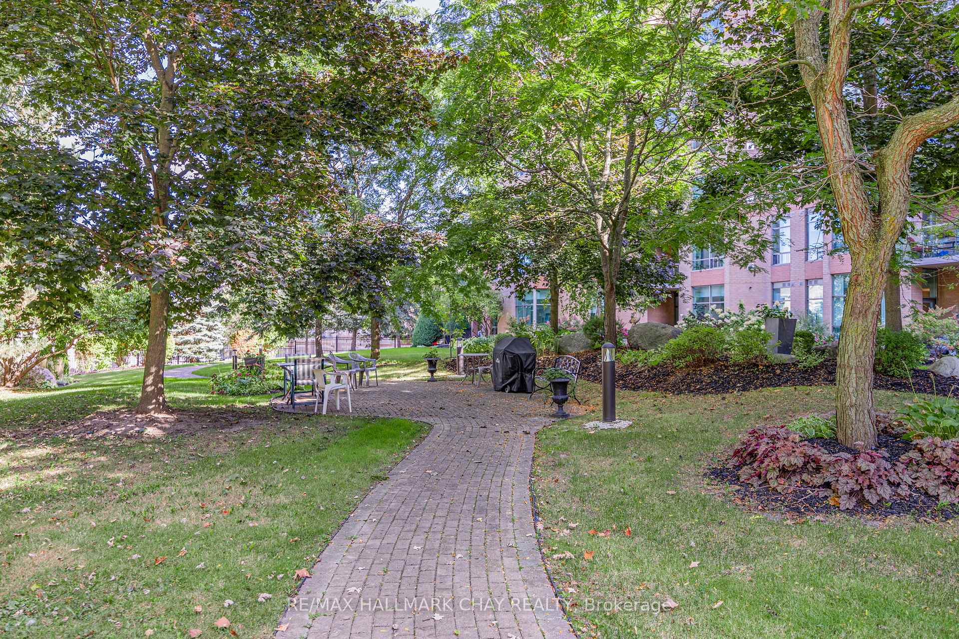 Photo 33 of Unit 201, 4 Briar Hill Heights, New Tecumseth, Rural New Tecumseth — HOMEH