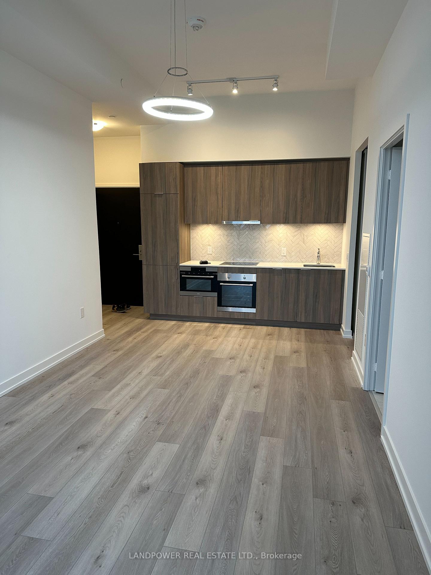 Photo 3 of Unit 1312, 158 Front Street E, Toronto, Moss Park — HOMEH