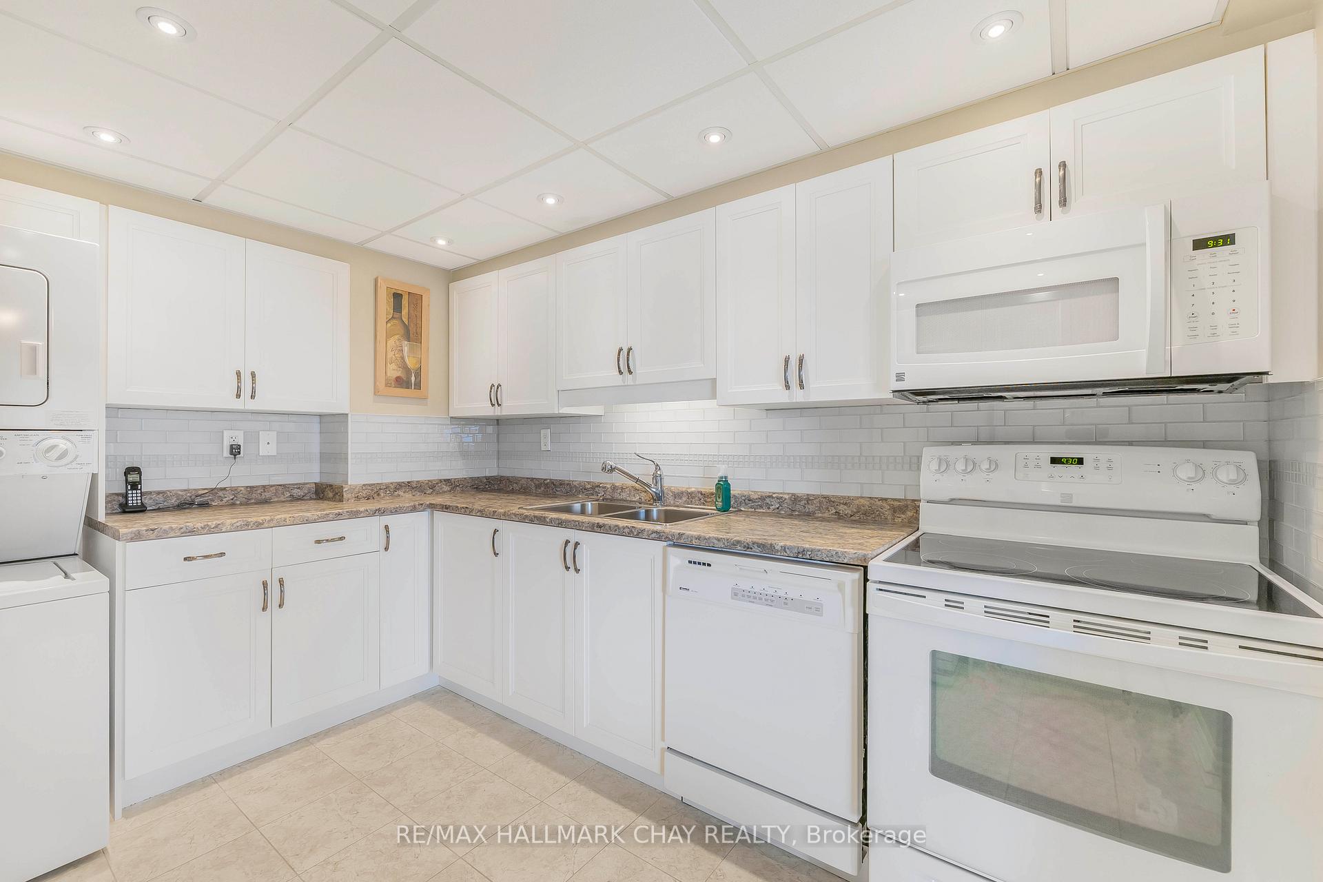 Photo 6 of Unit 505, 181 Collier Street, Barrie, North Shore — HOMEH