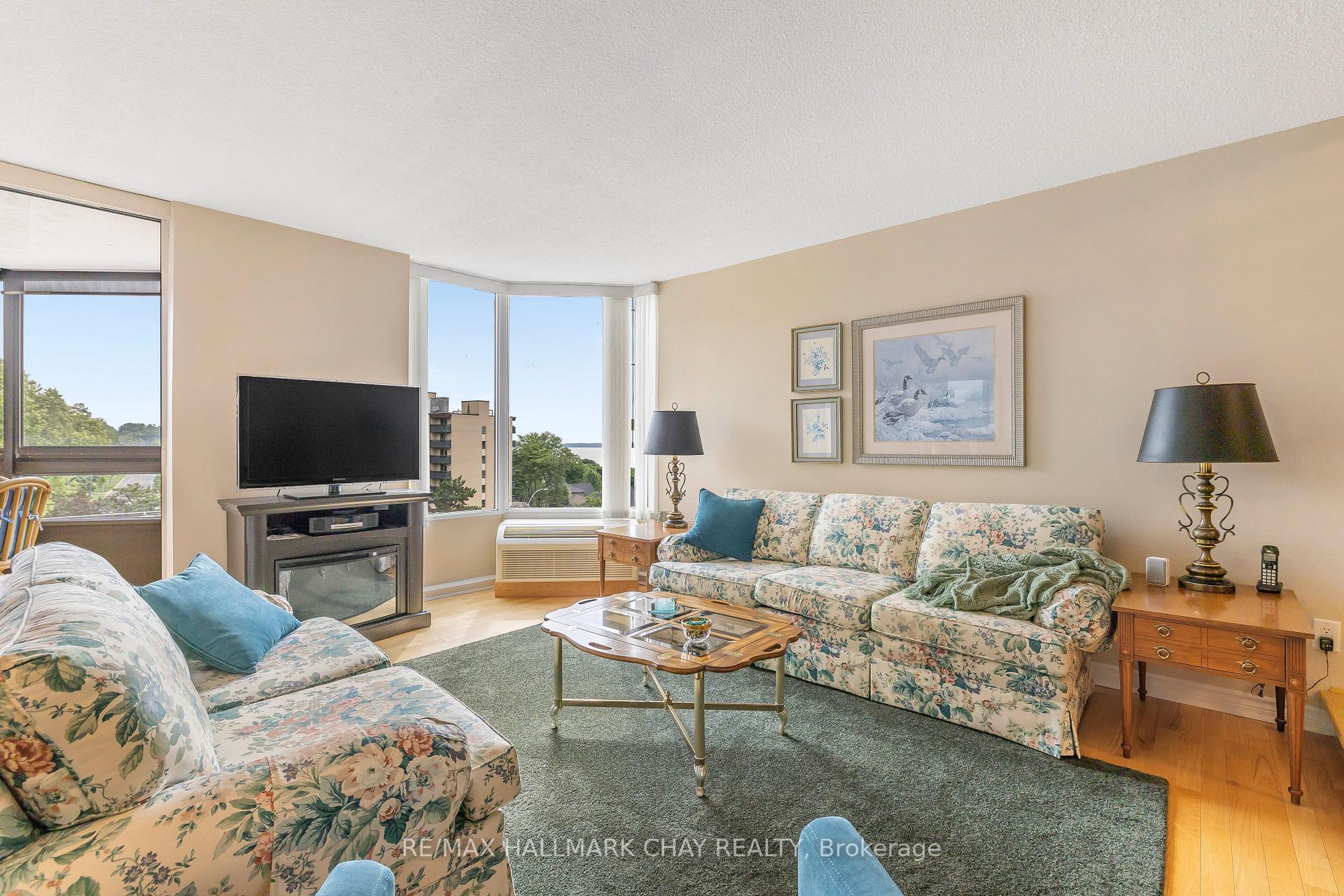 Photo 12 of Unit 505, 181 Collier Street, Barrie, North Shore — HOMEH