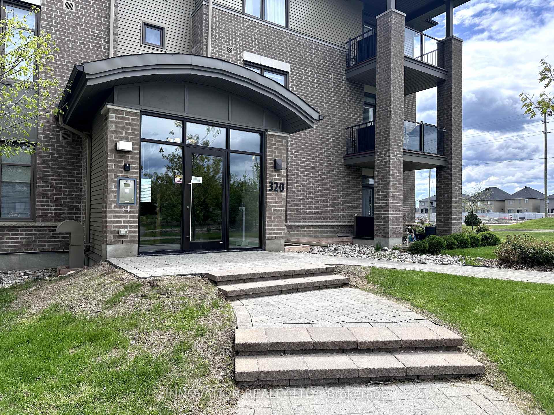 Front of Unit 103, 320 Jatoba