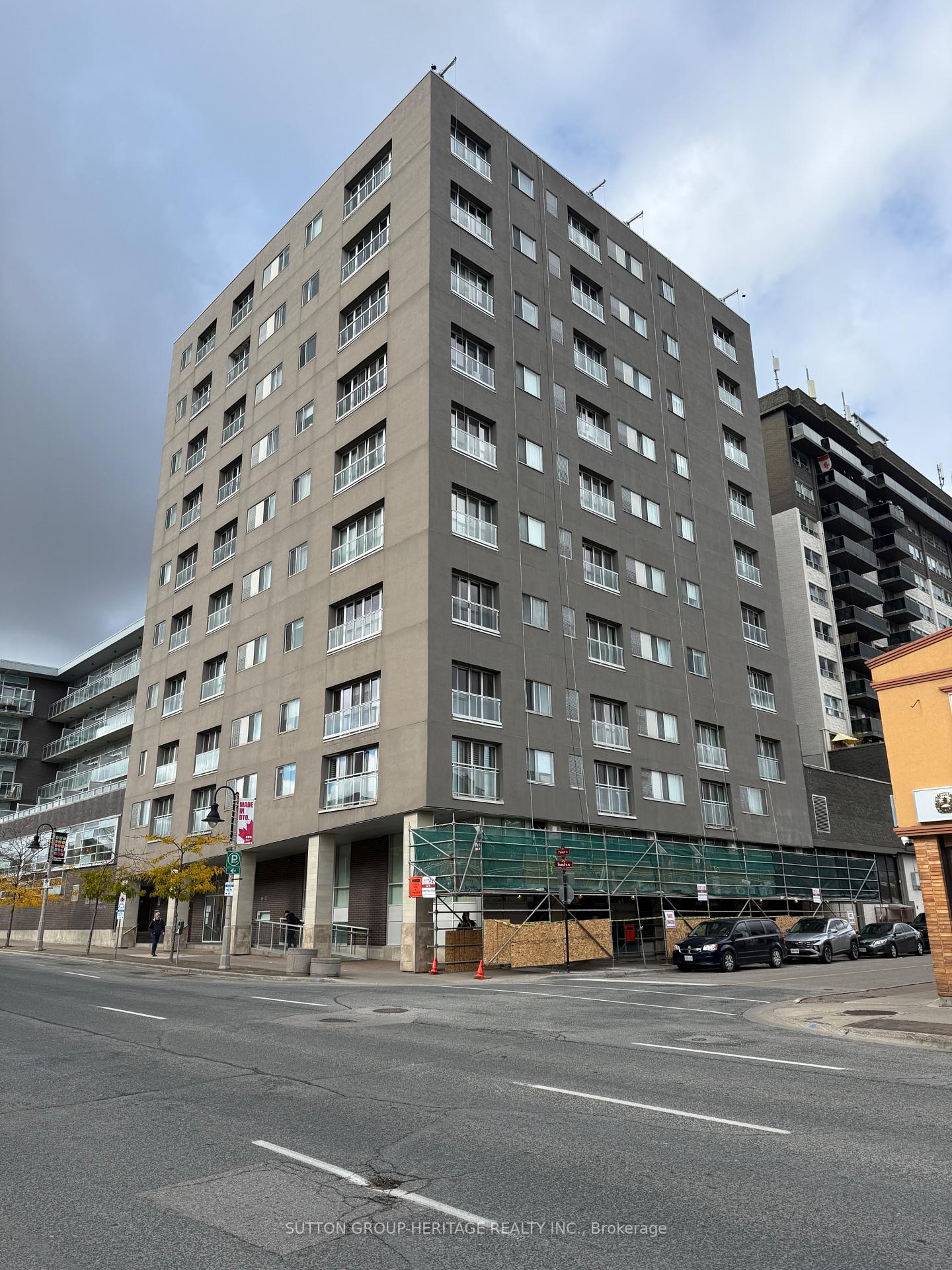 Front of Unit 902, 44 Bond Street W