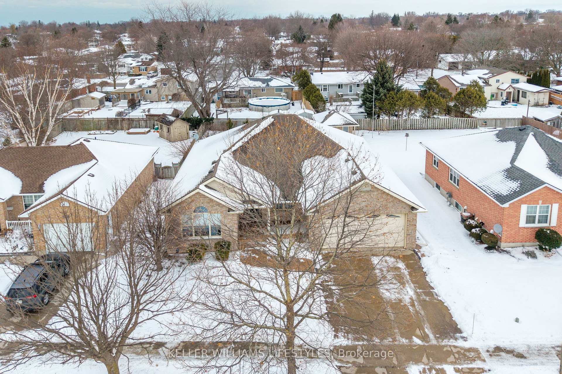 Photo 3 of 160 Brimicombe Crescent, Goderich, Goderich (Town) — HOMEH