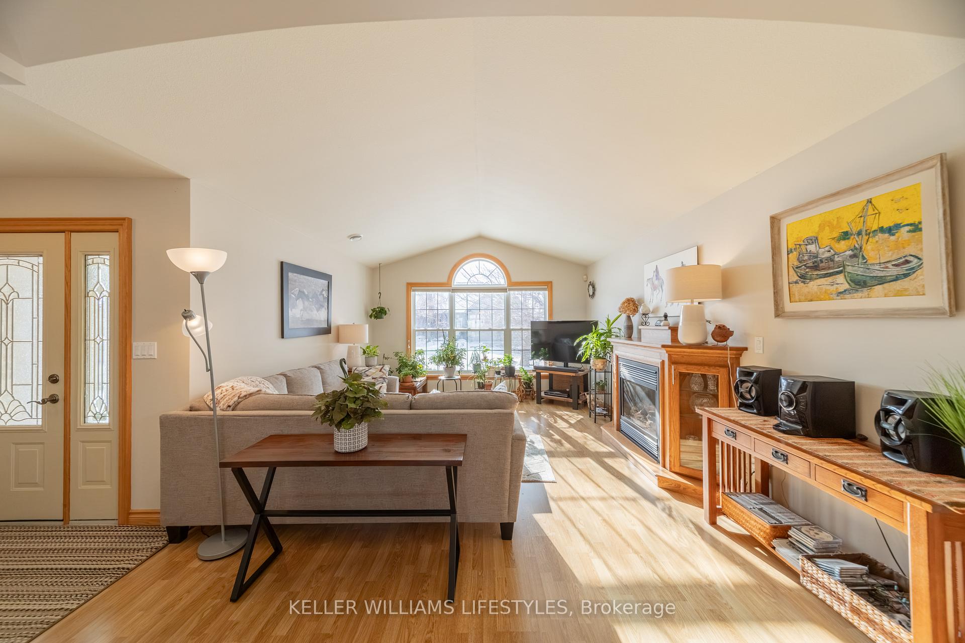 Photo 9 of 160 Brimicombe Crescent, Goderich, Goderich (Town) — HOMEH