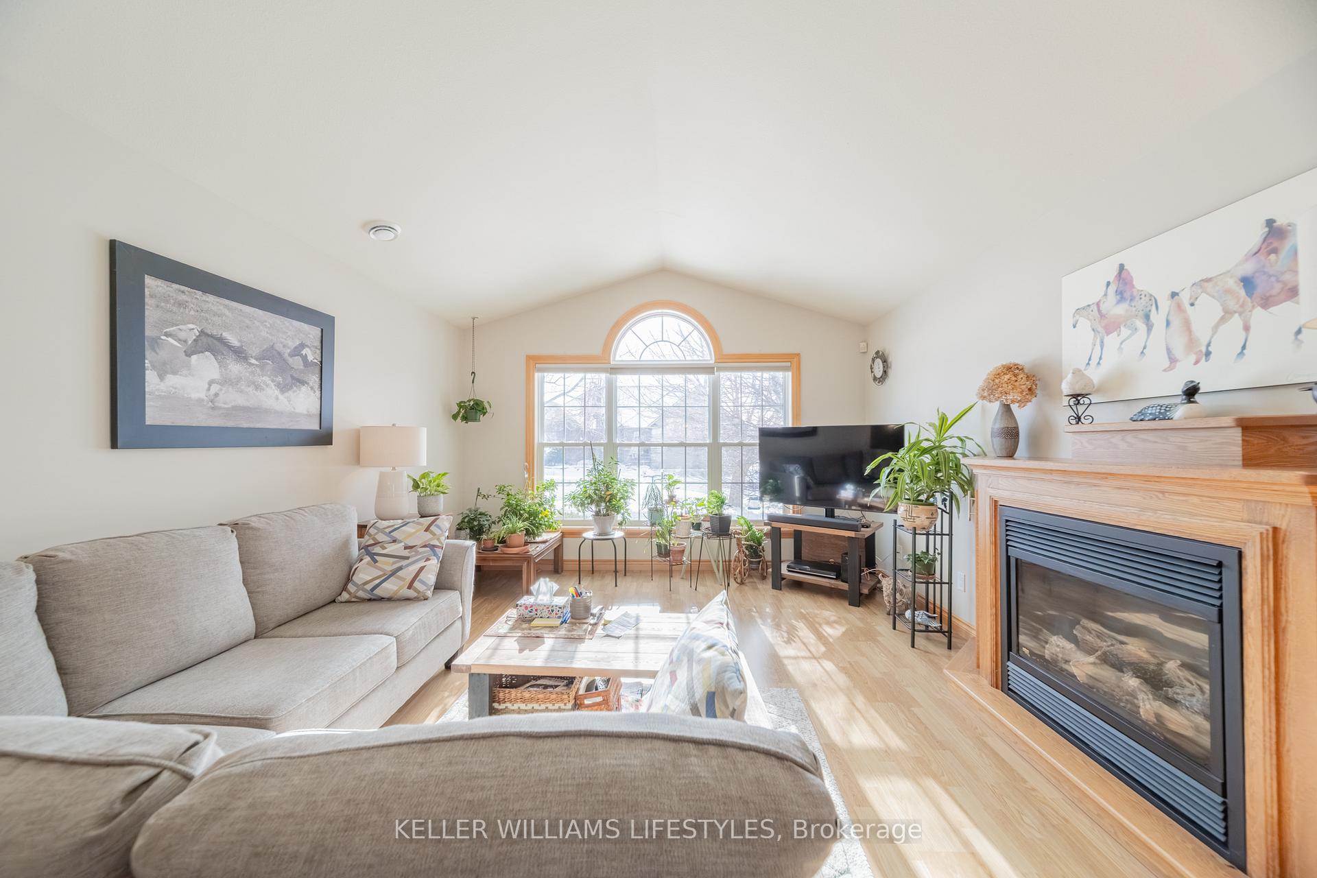 Photo 13 of 160 Brimicombe Crescent, Goderich, Goderich (Town) — HOMEH