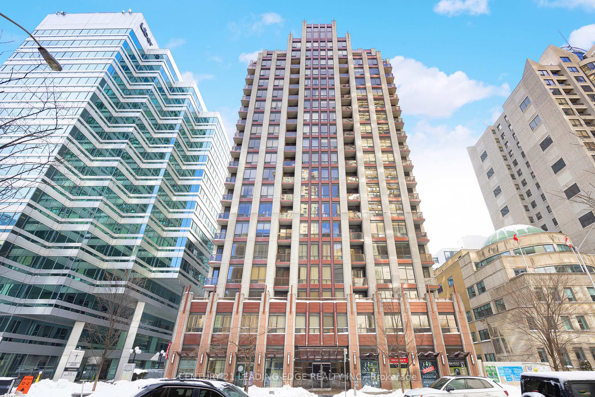 Front of Unit 1413, 85 Bloor Street E