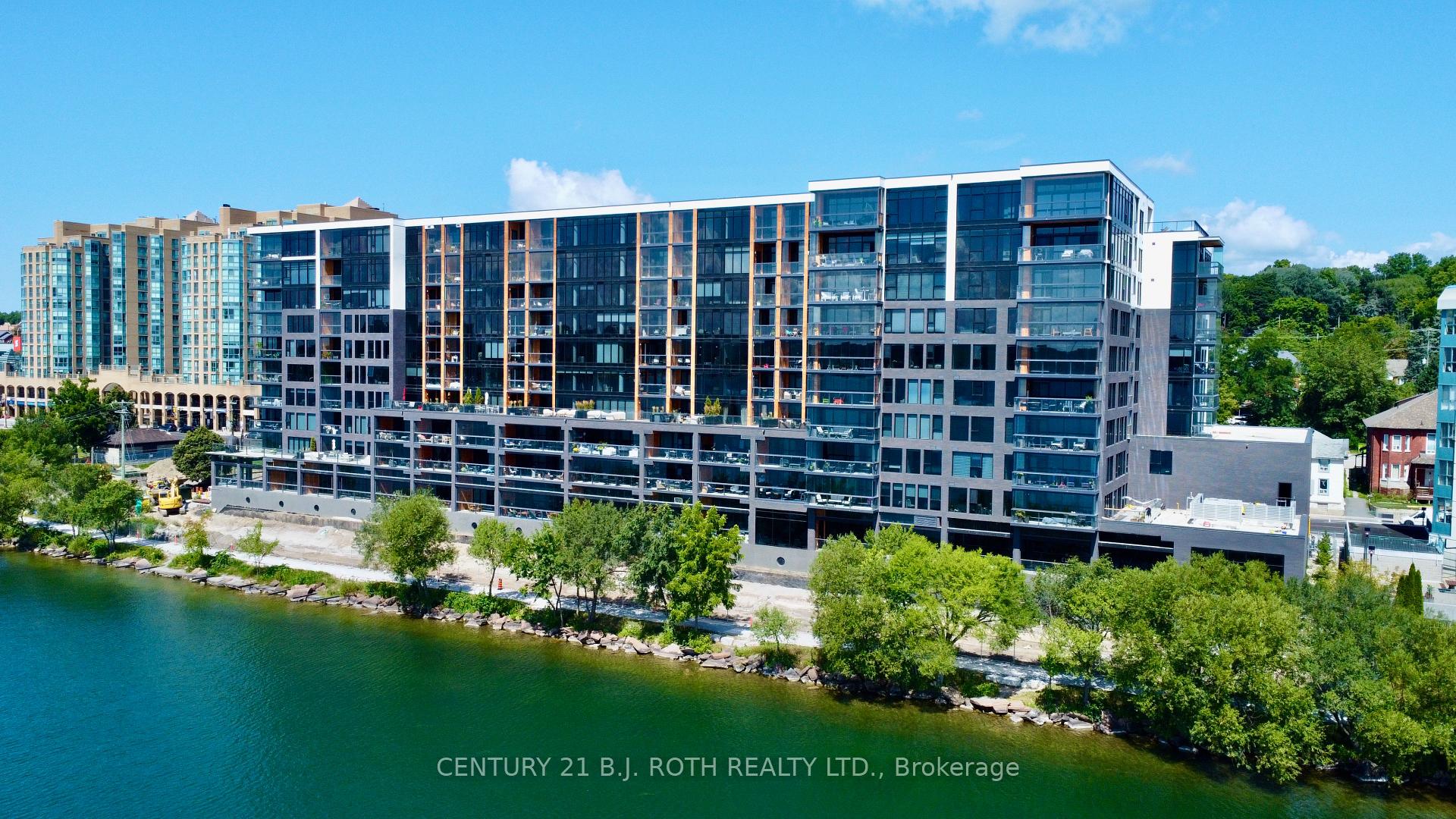 Front of Unit 702, 185 Dunlop Street E