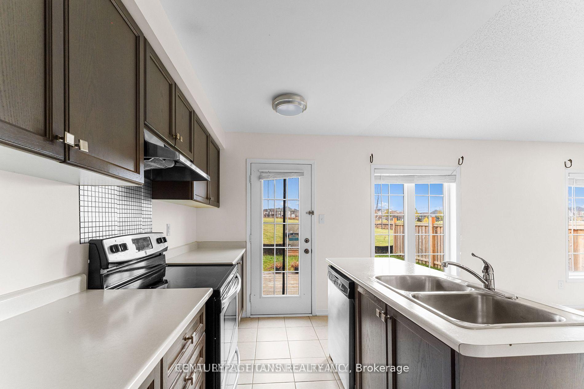 Photo 11 of 23 Headon Avenue, Ajax, Central East — HOMEH