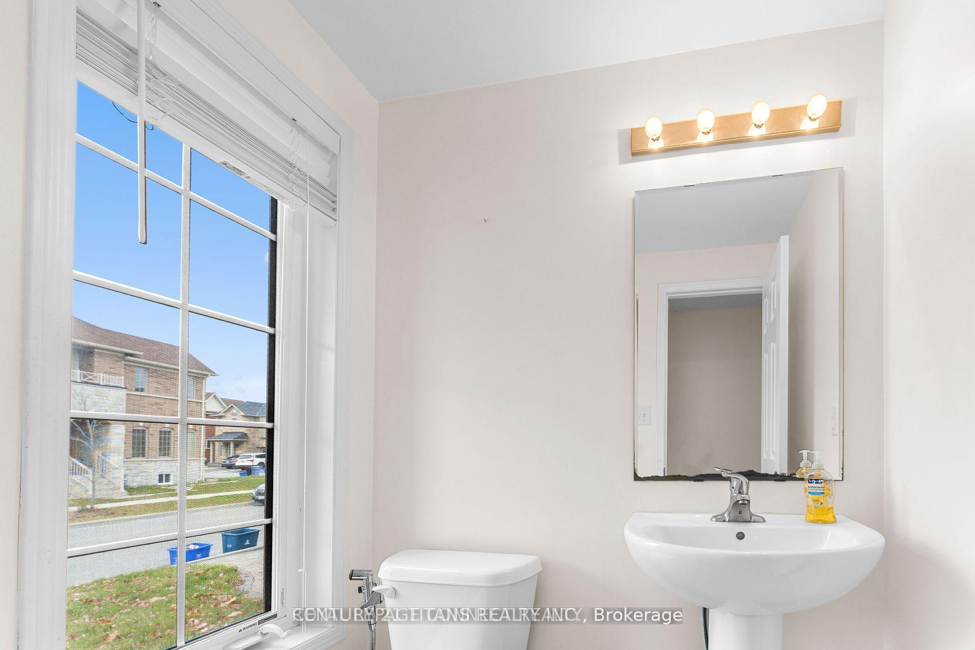 Photo 17 of 23 Headon Avenue, Ajax, Central East — HOMEH