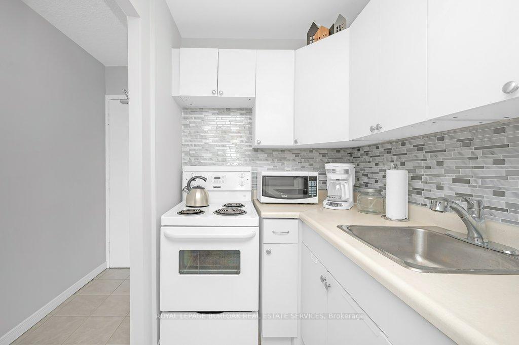 Photo 5 of Unit 303, 150 Charlton Avenue E, Hamilton, Corktown — HOMEH